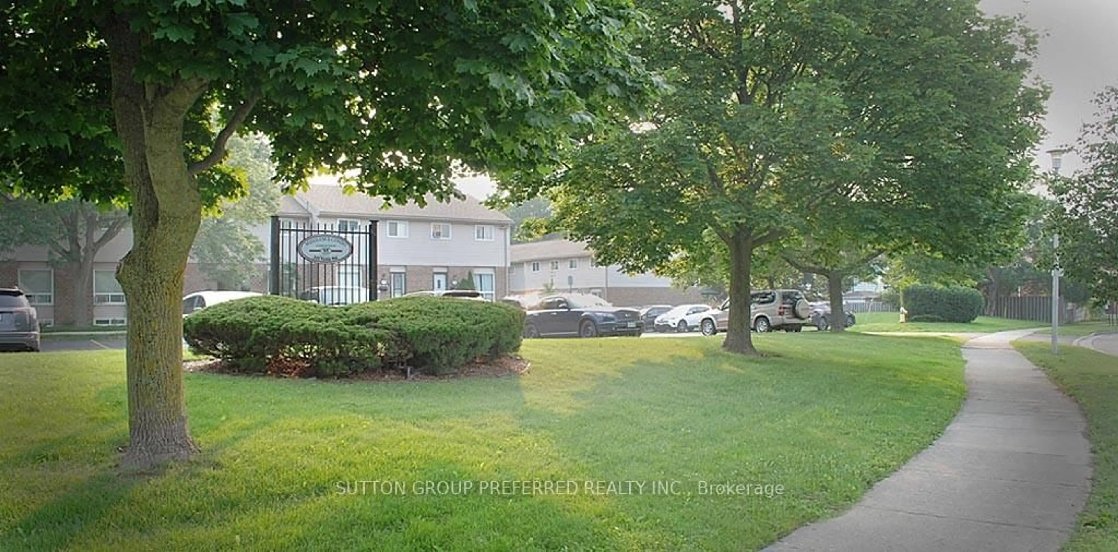 Patio, street for 311 Vesta Rd #6, London East Ontario N5Y 5J1