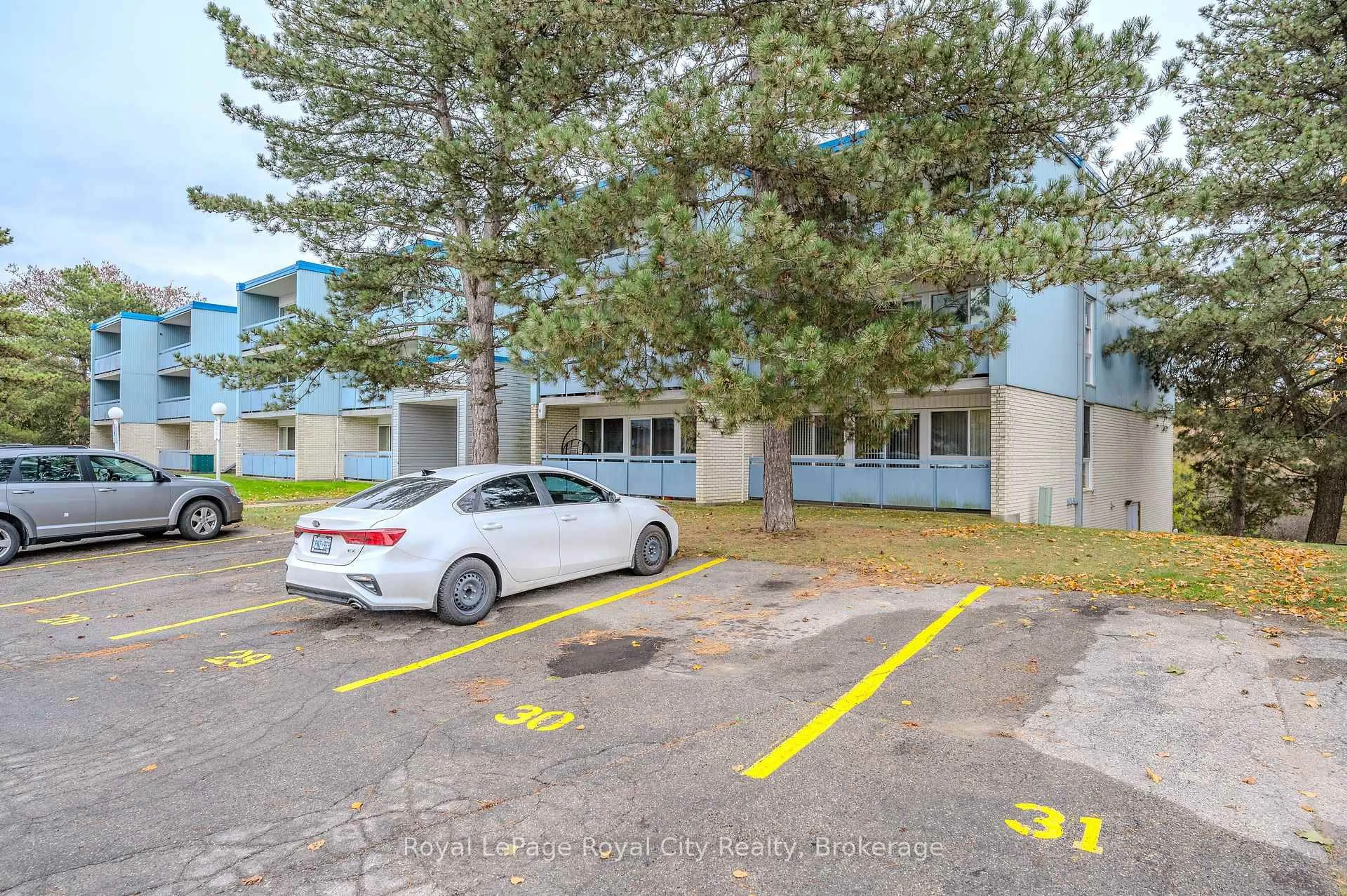 Unknown for 105 CONROY Cres #511, Guelph Ontario N1G 2V5