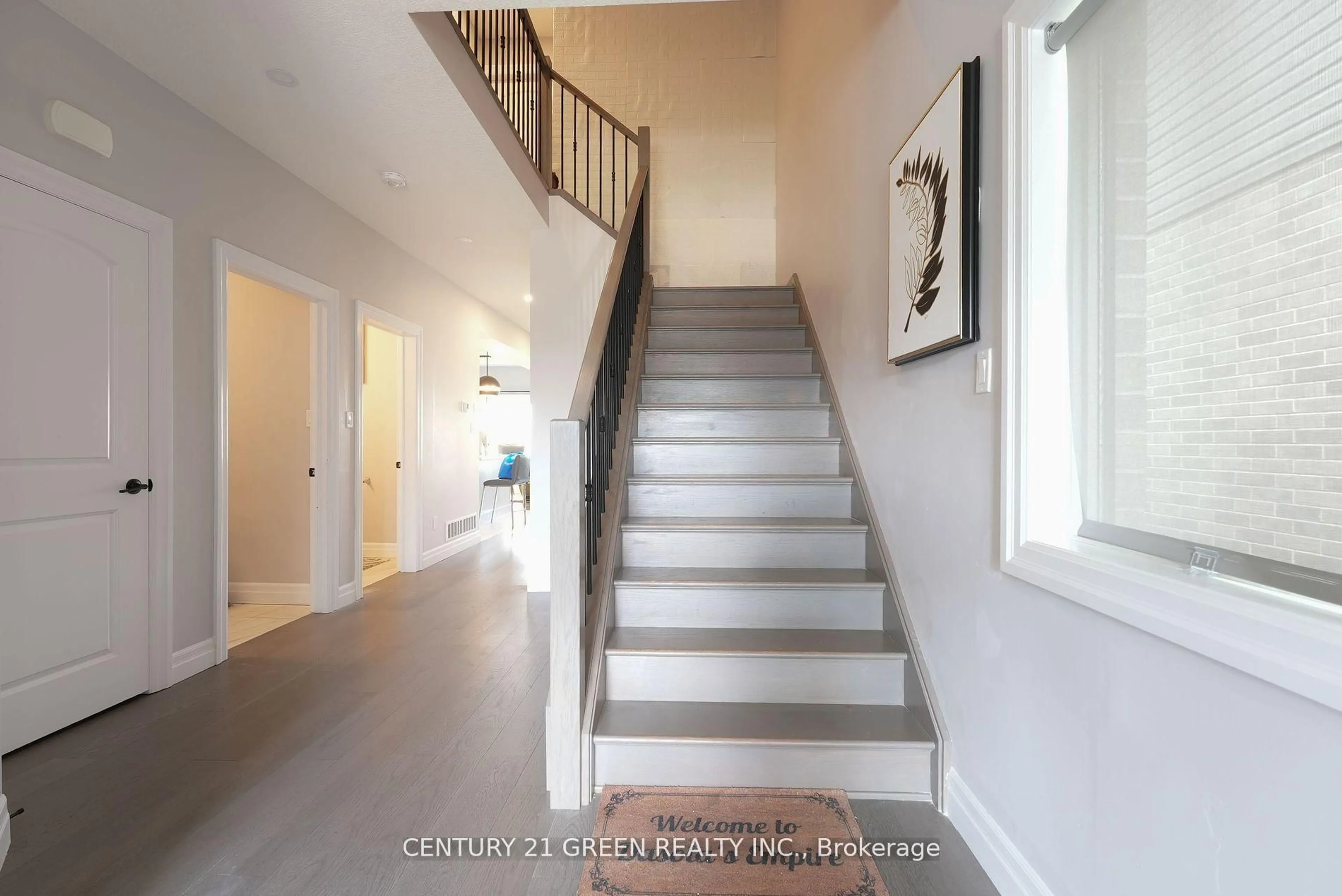 Indoor entryway for 3861 Auckland Ave, London South Ontario N6L 0J3