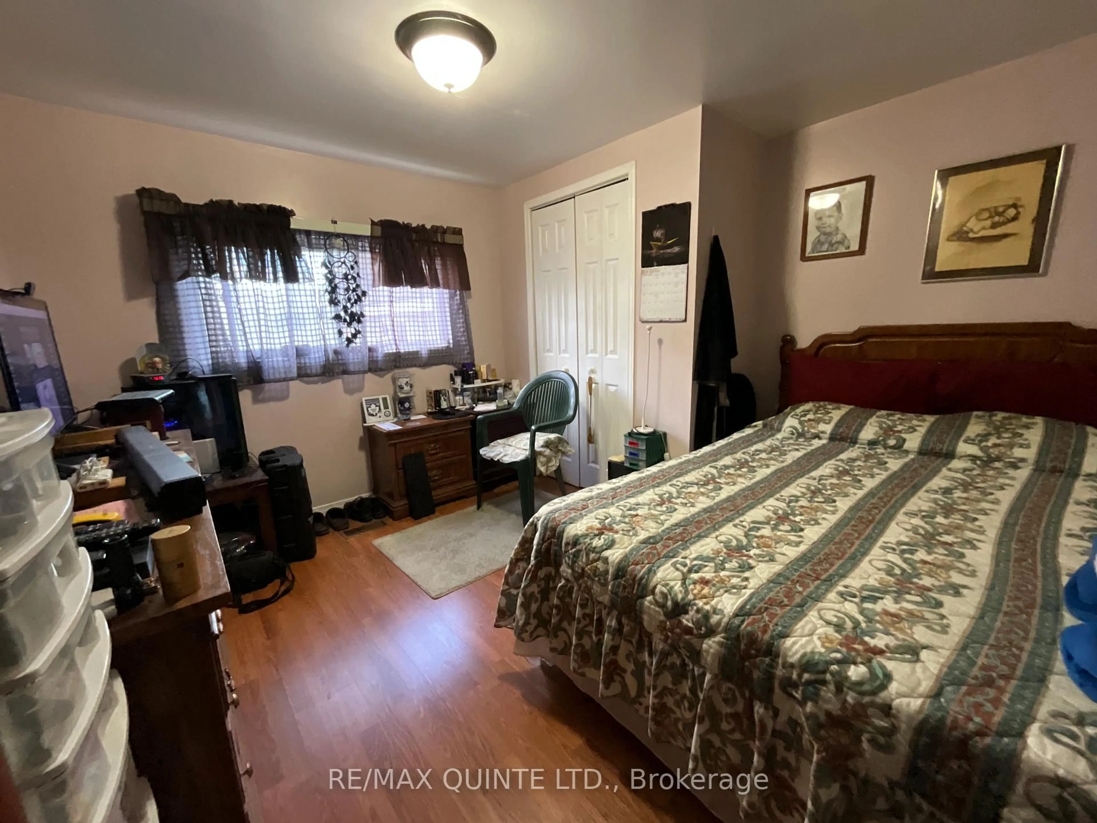 A pic of a room for 5 Oriole Lane, Quinte West Ontario K8M 4Z3
