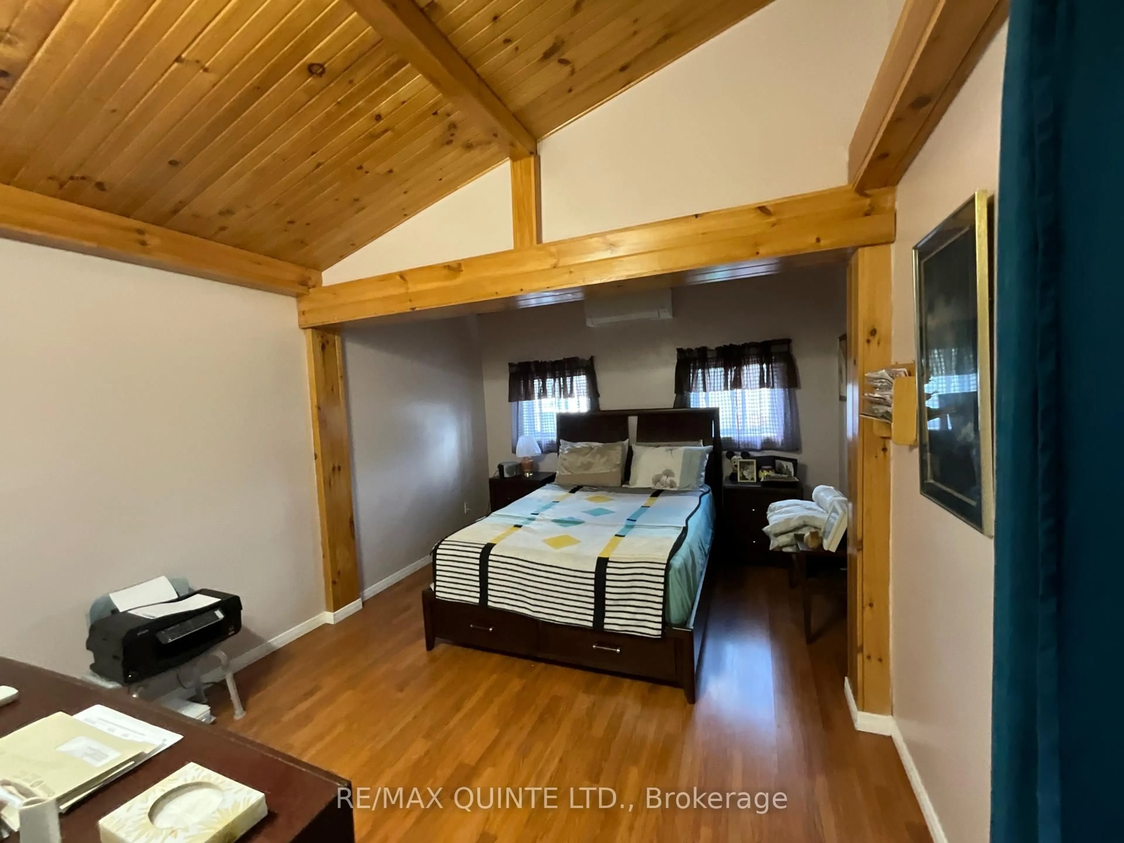 A pic of a room for 5 Oriole Lane, Quinte West Ontario K8M 4Z3
