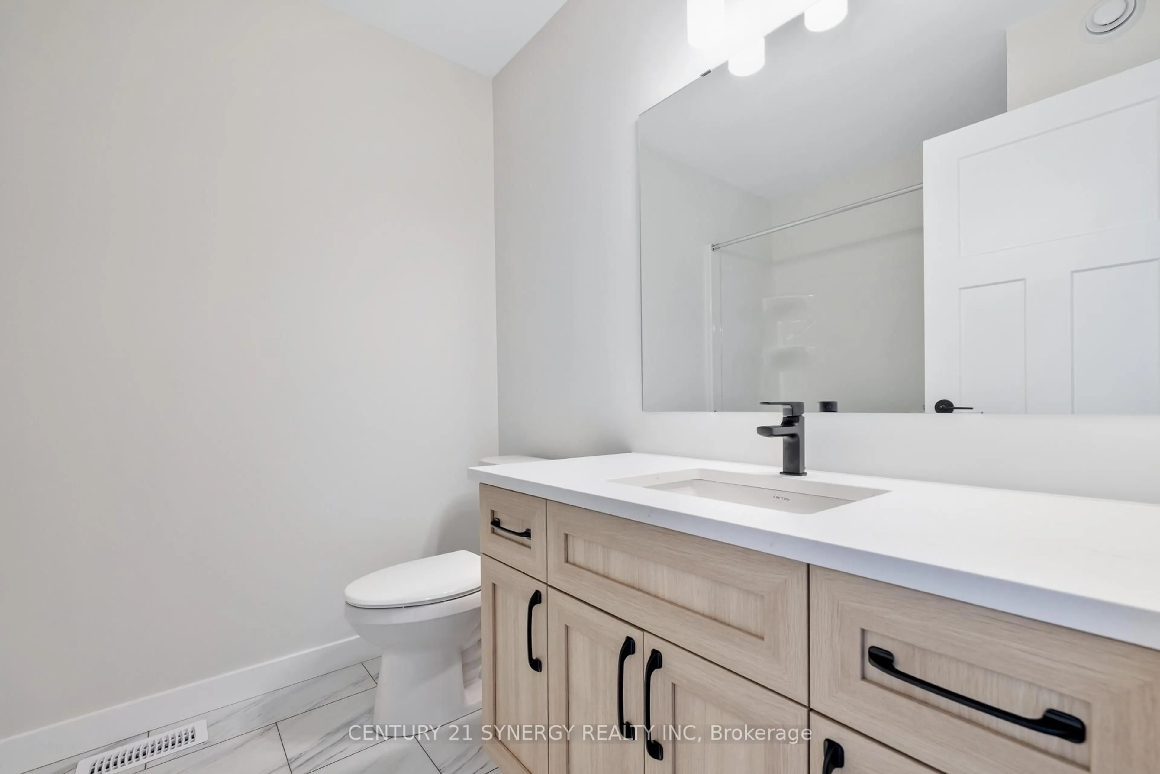 Standard bathroom, ceramic/tile floor for 17 HELEN St, North Stormont Ontario K0A 1R0