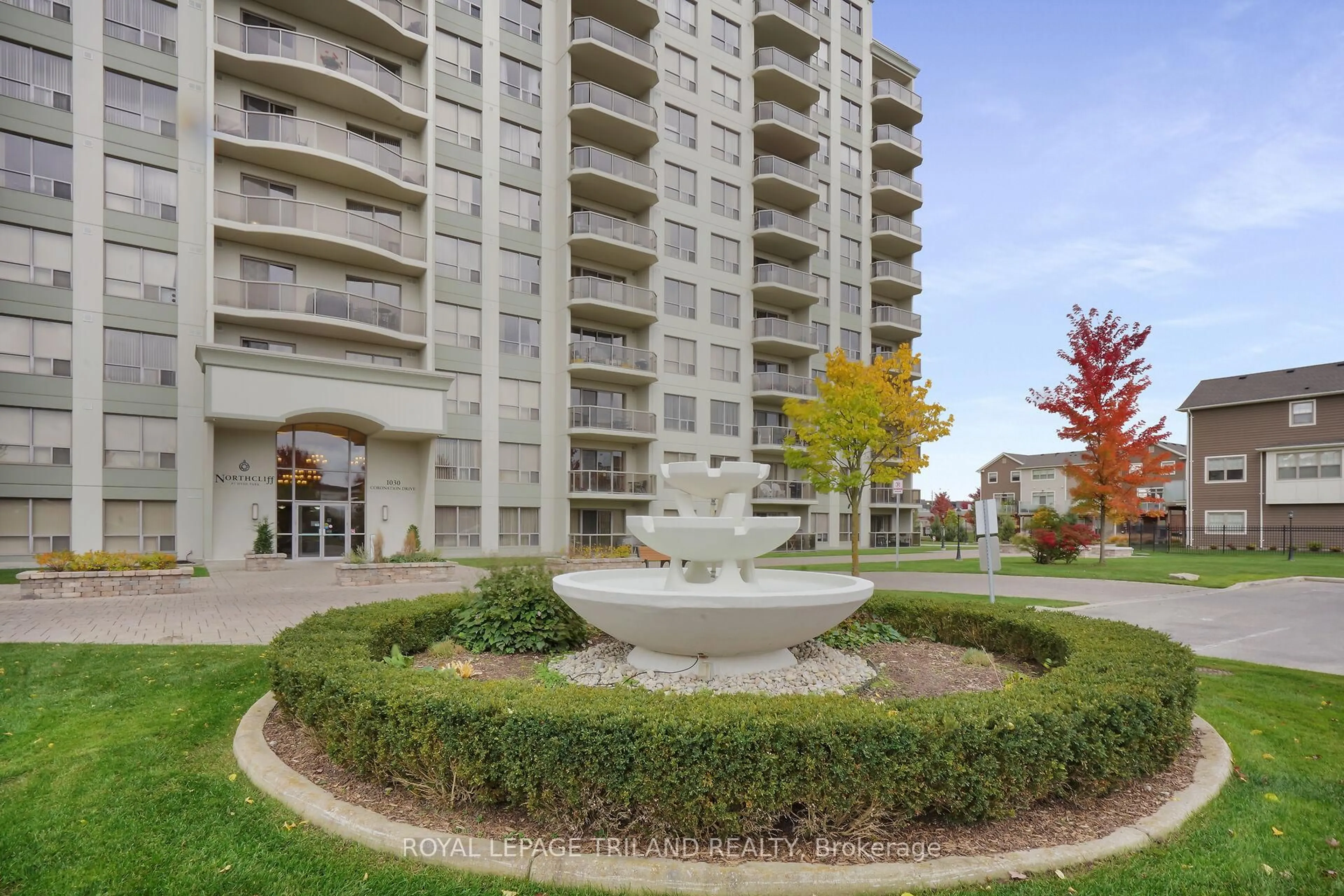 Patio, unknown for 1030 CORONATION Dr #111, London North Ontario N6G 0G5