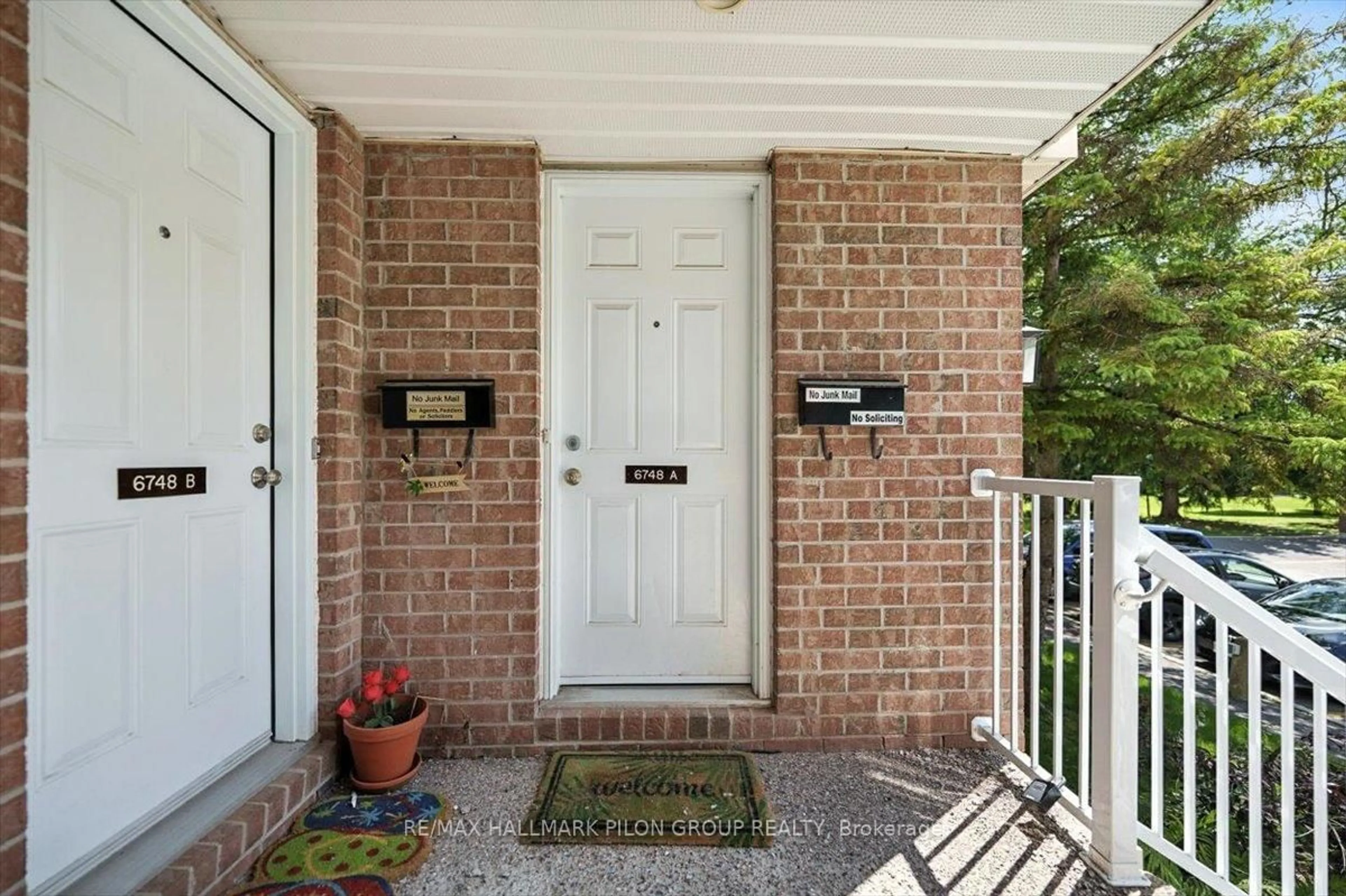 Unknown for 6748 Jeanne D'arc Blvd #A, Ottawa Ontario K1C 6E9