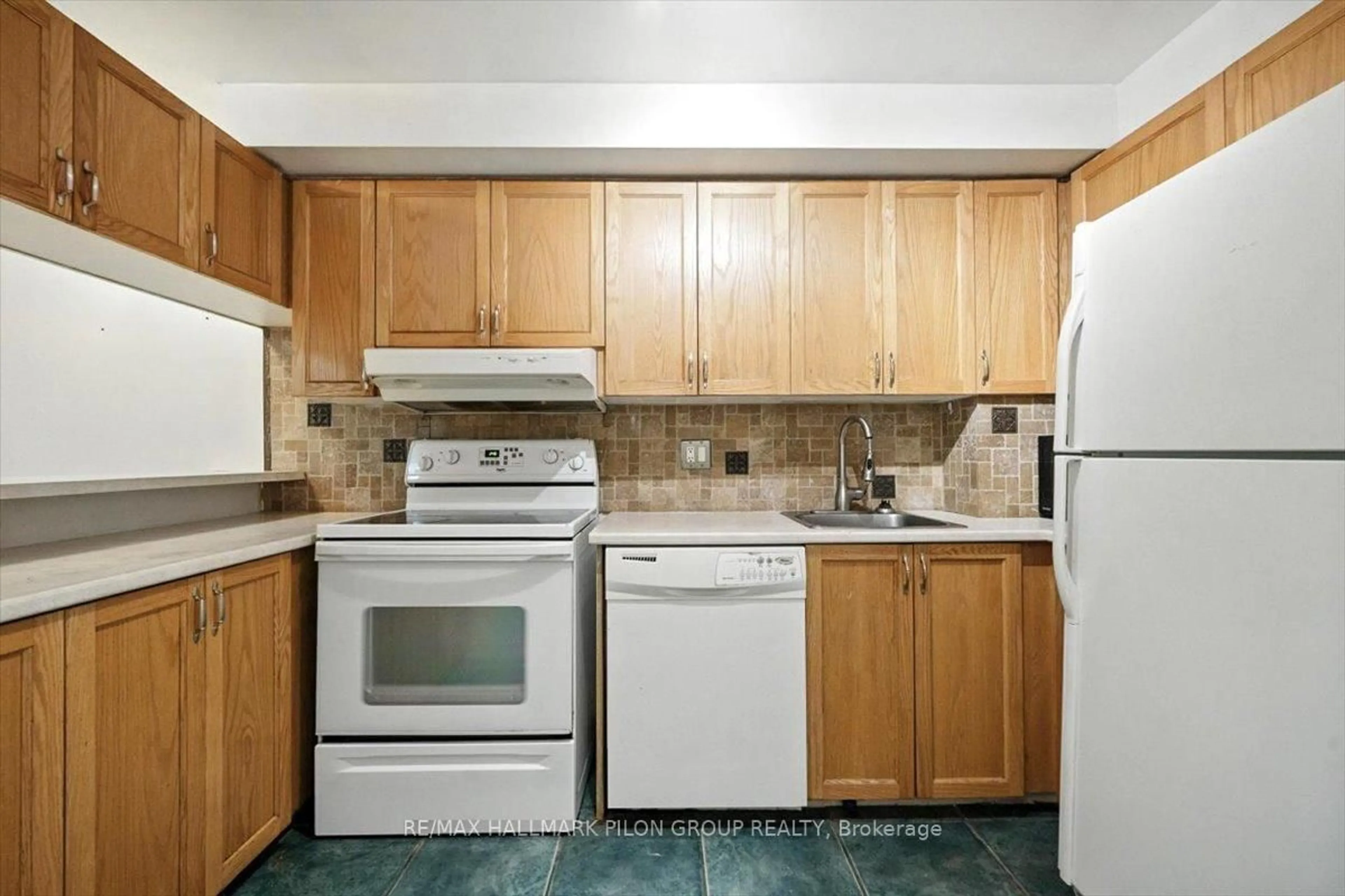 Standard kitchen, unknown for 6748 Jeanne D'arc Blvd #A, Ottawa Ontario K1C 6E9
