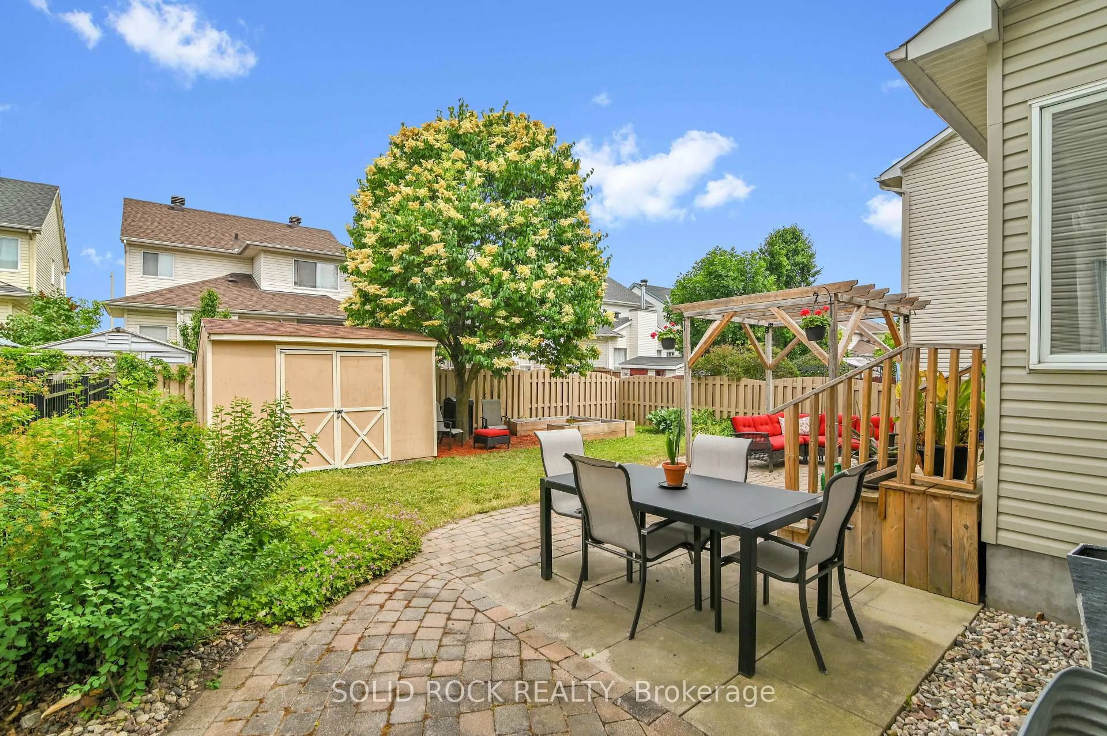Patio, street for 1824 McCallum Dr, Ottawa Ontario K4A 3T7