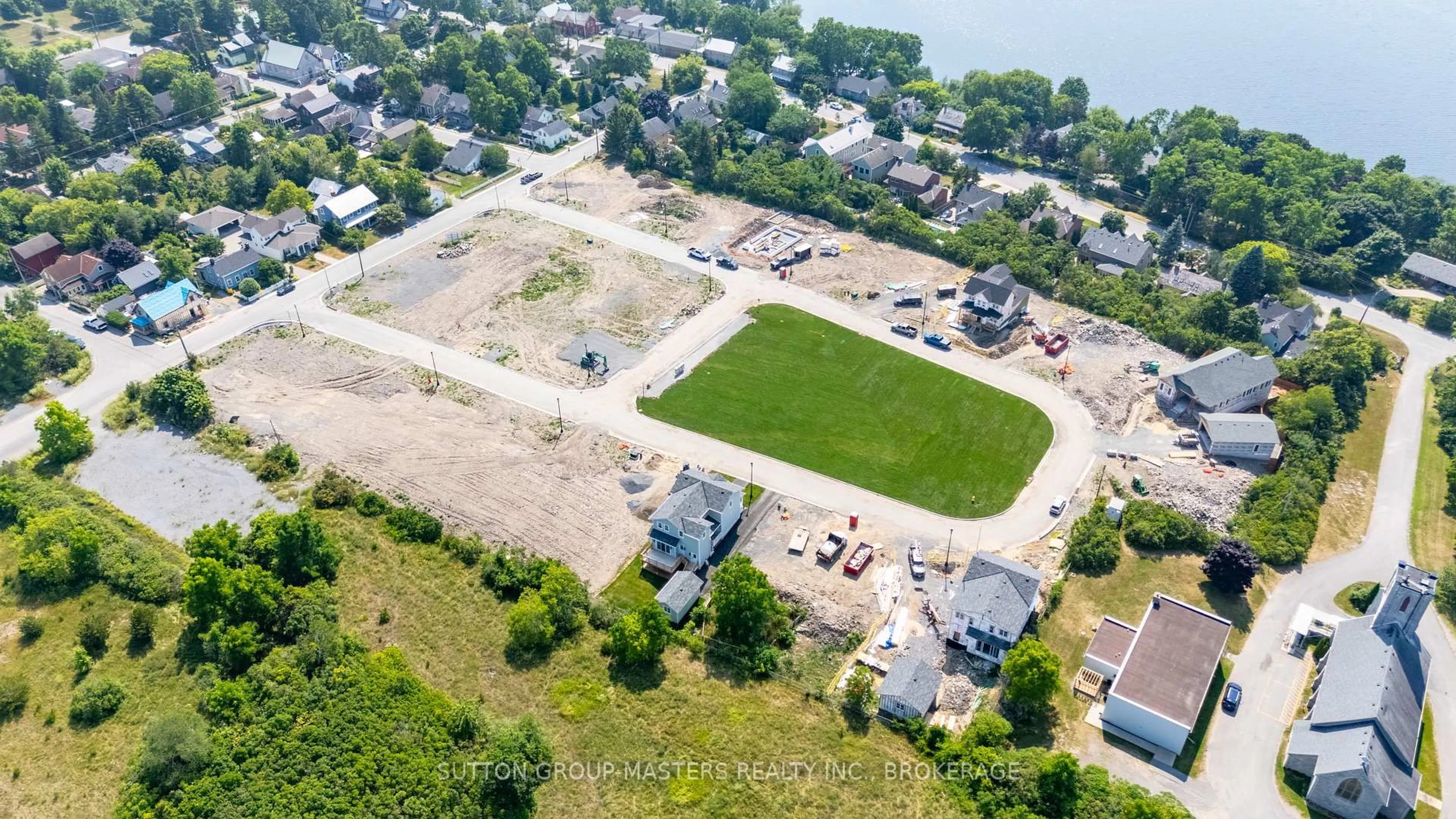 A pic from outside/outdoor area/front of a property/back of a property/a pic from drone, building for 431 Wellington St, Kingston Ontario K7K 0L7