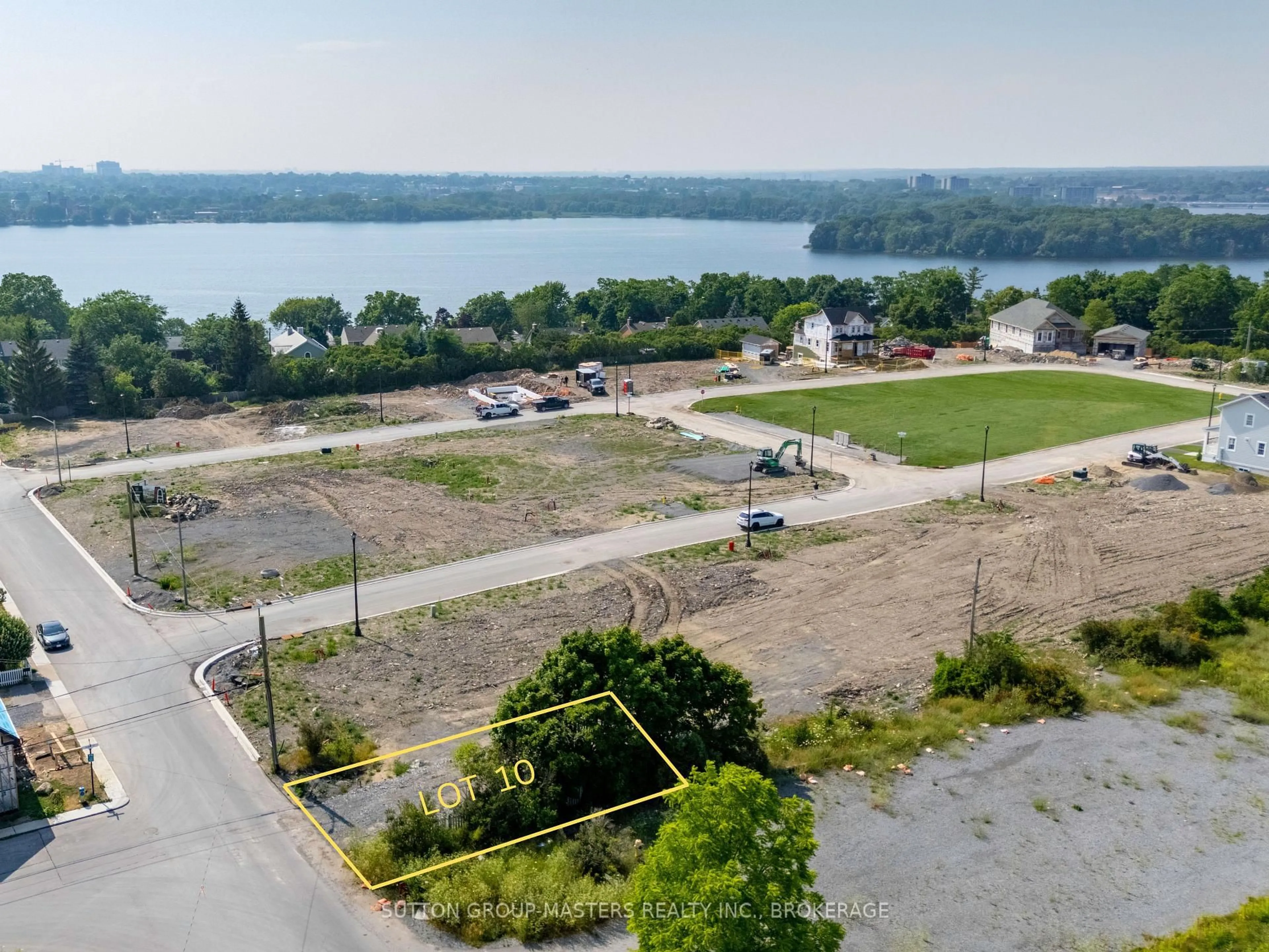 A pic from outside/outdoor area/front of a property/back of a property/a pic from drone, water/lake/river/ocean view for 431 Wellington St, Kingston Ontario K7K 0L7