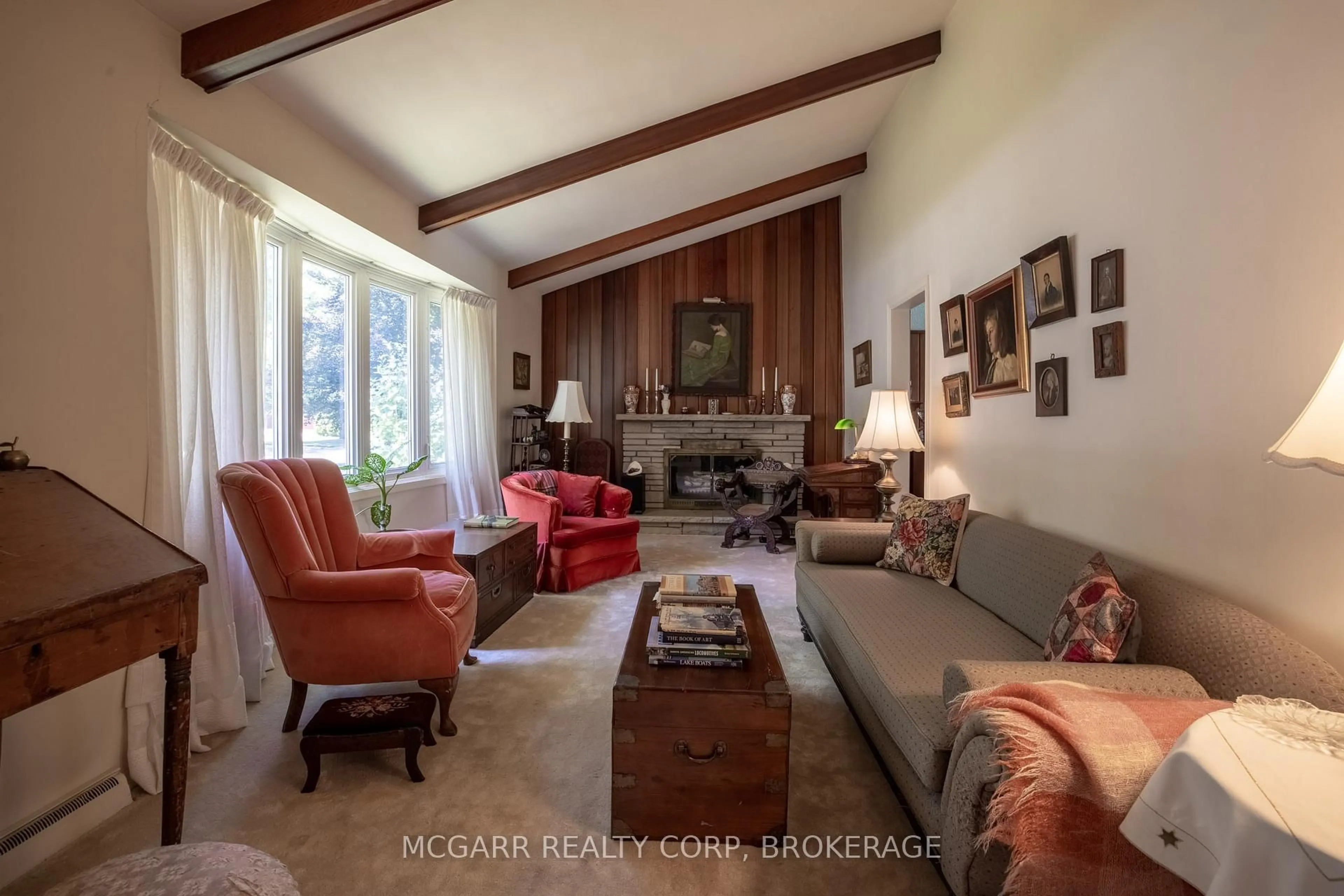 Living room with furniture, unknown for 167 Riverview Blvd, St. Catharines Ontario L2T 3M6