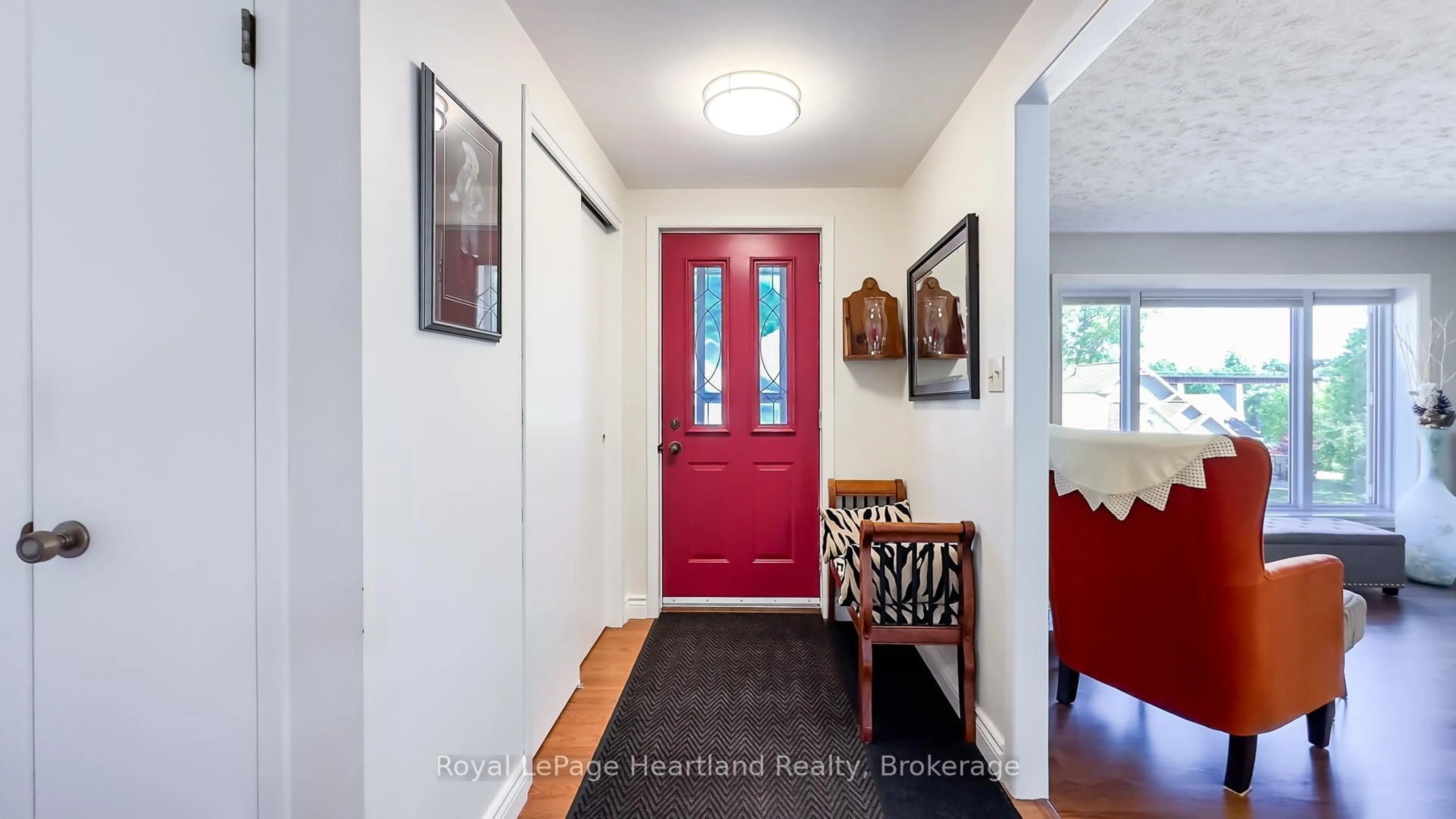 Indoor entryway for 110 Ontario St, St. Marys Ontario N4X 1C1