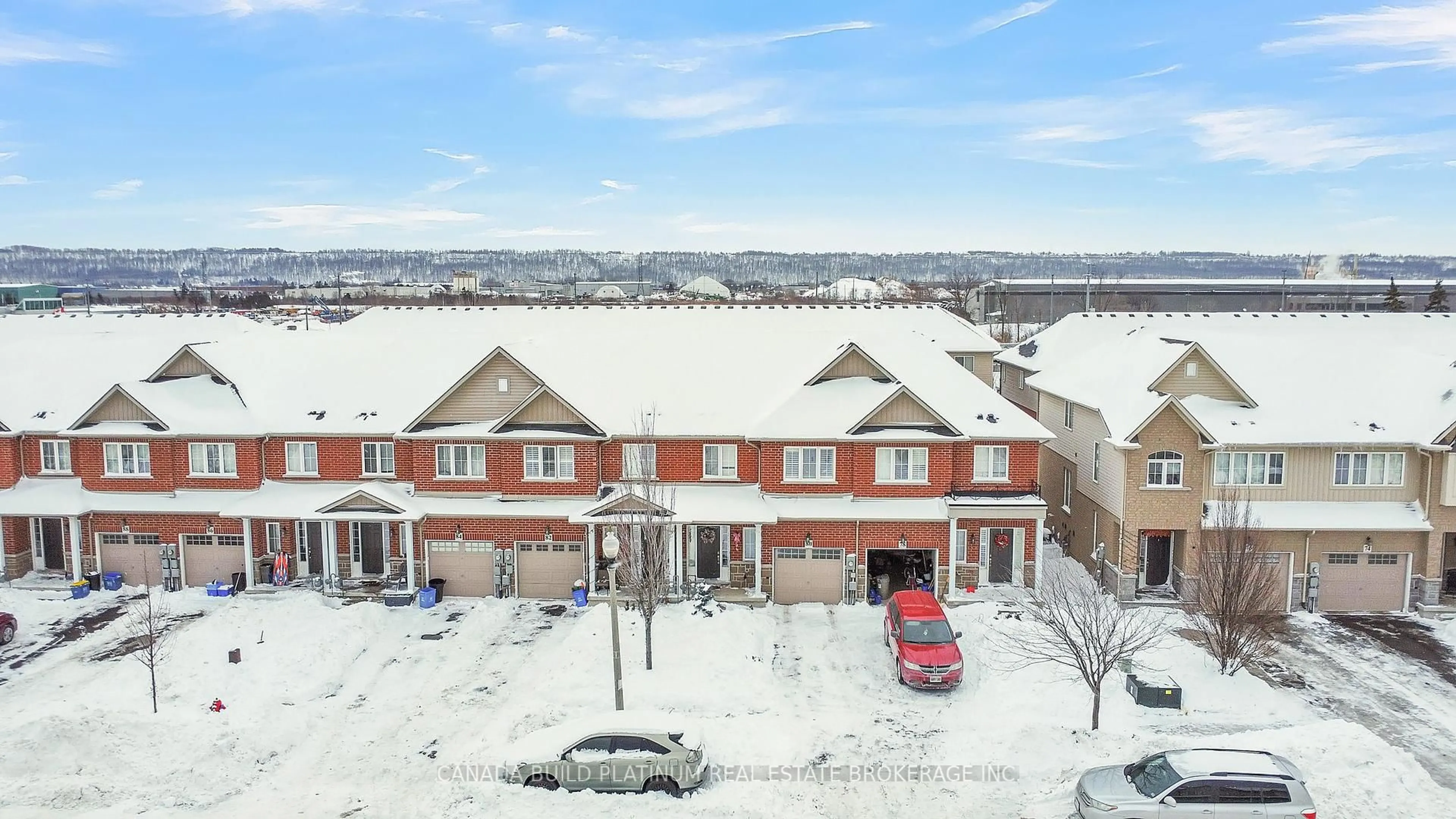 A pic from outside/outdoor area/front of a property/back of a property/a pic from drone, unknown for 80 Palacebeach Tr, Hamilton Ontario L8E 5C3
