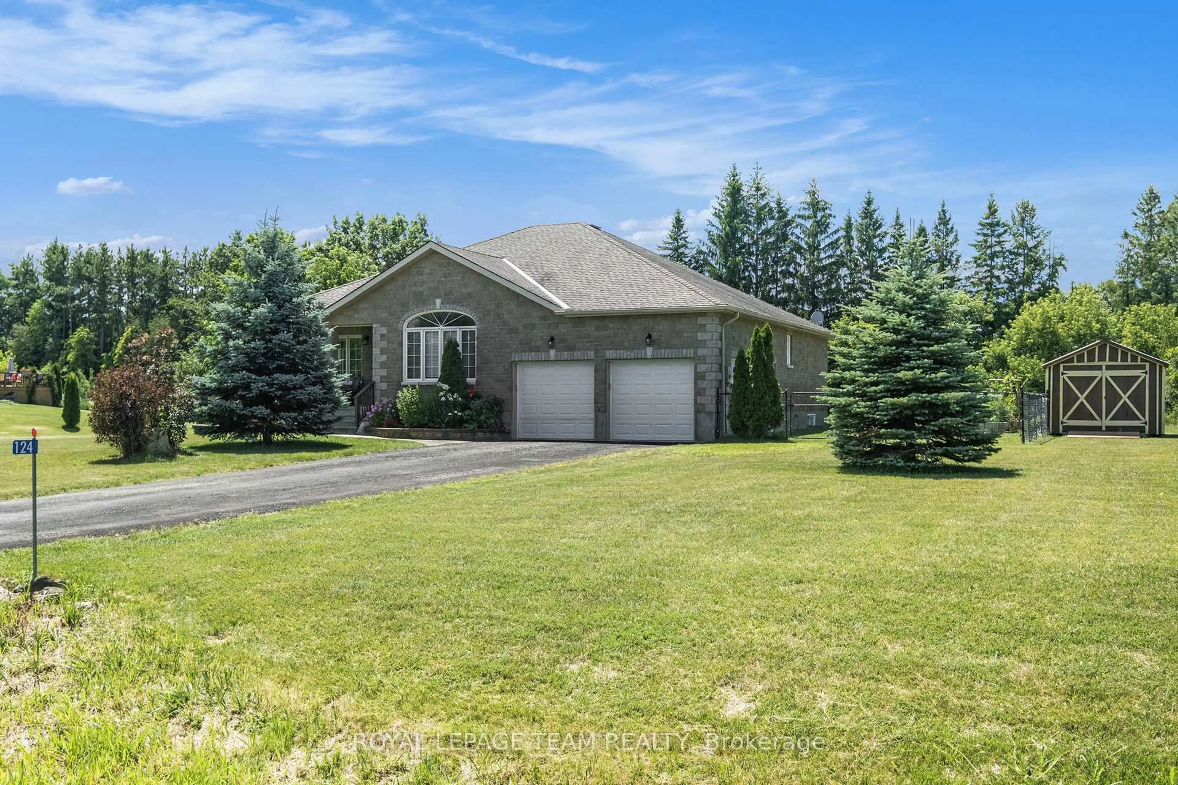 A pic from outside/outdoor area/front of a property/back of a property/a pic from drone, unknown for 124 STONEWALK Dr, North Grenville Ontario K0G 1J0
