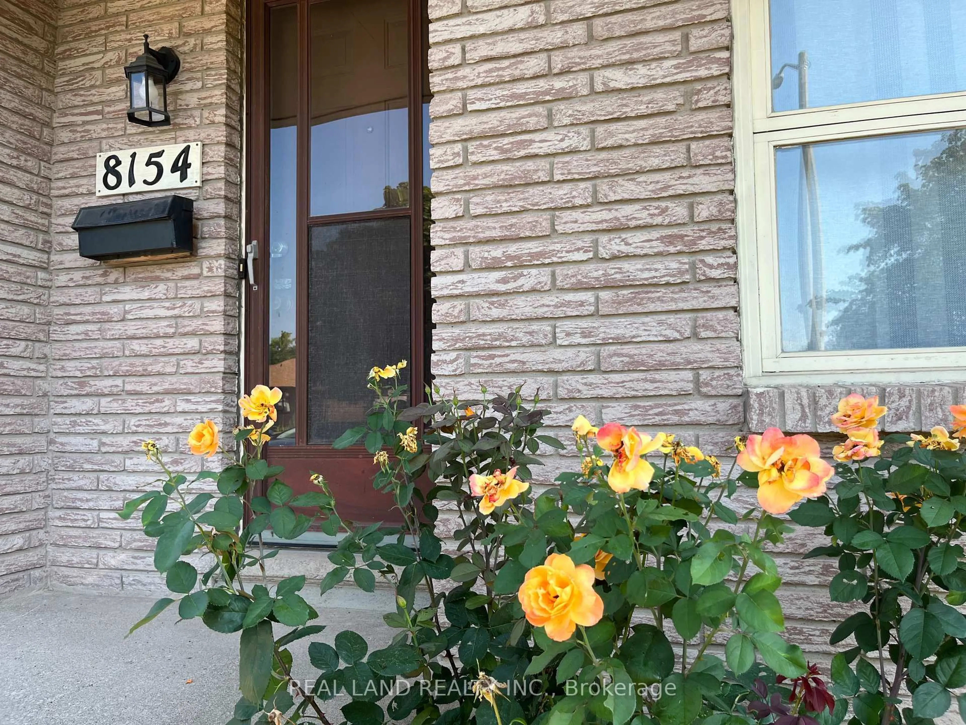 Unknown for 8154 Post Rd, Niagara Falls Ontario L2H 2L3
