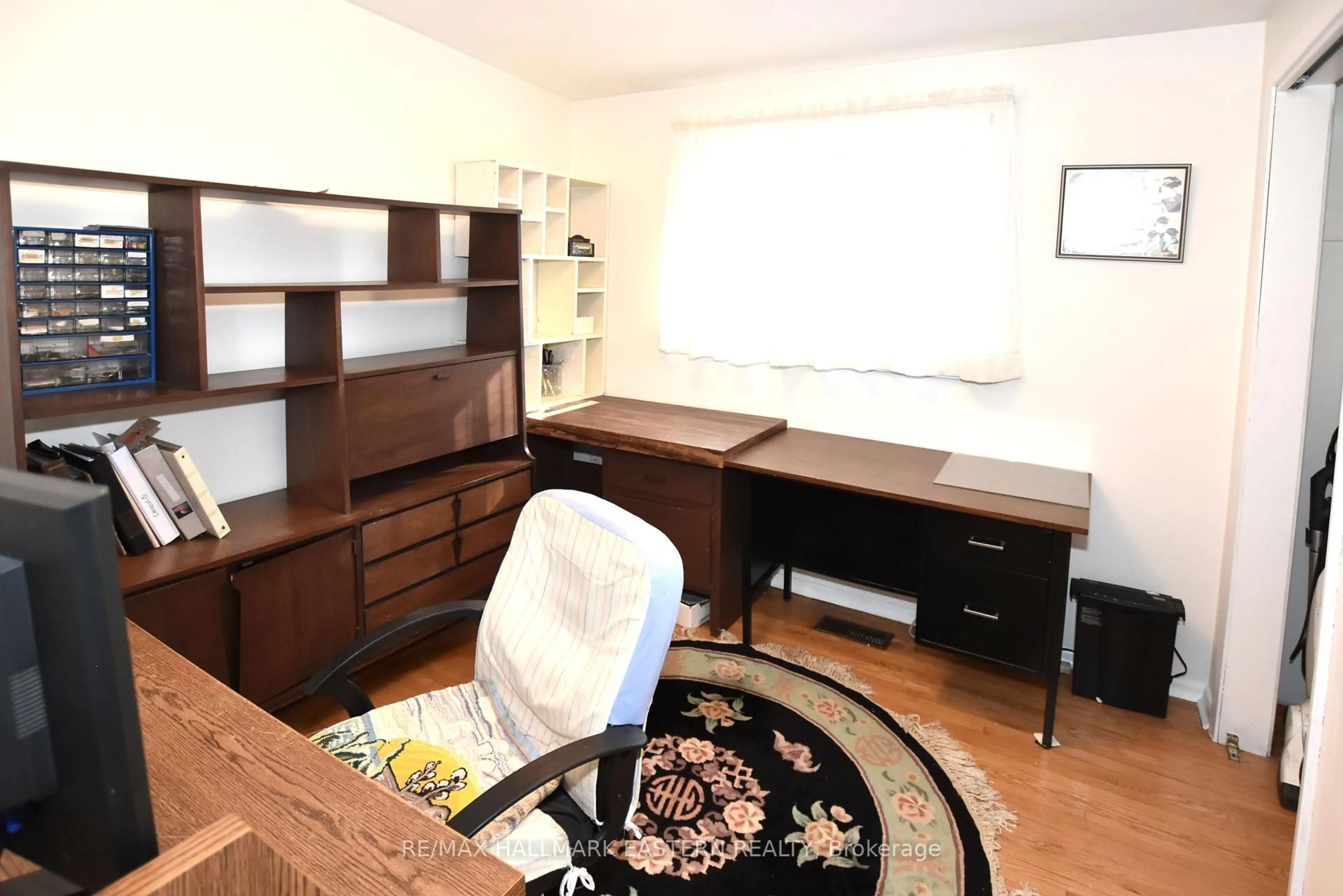A pic of a room for 276 Greenlawn Ave, Peterborough North Ontario K9H 5K8
