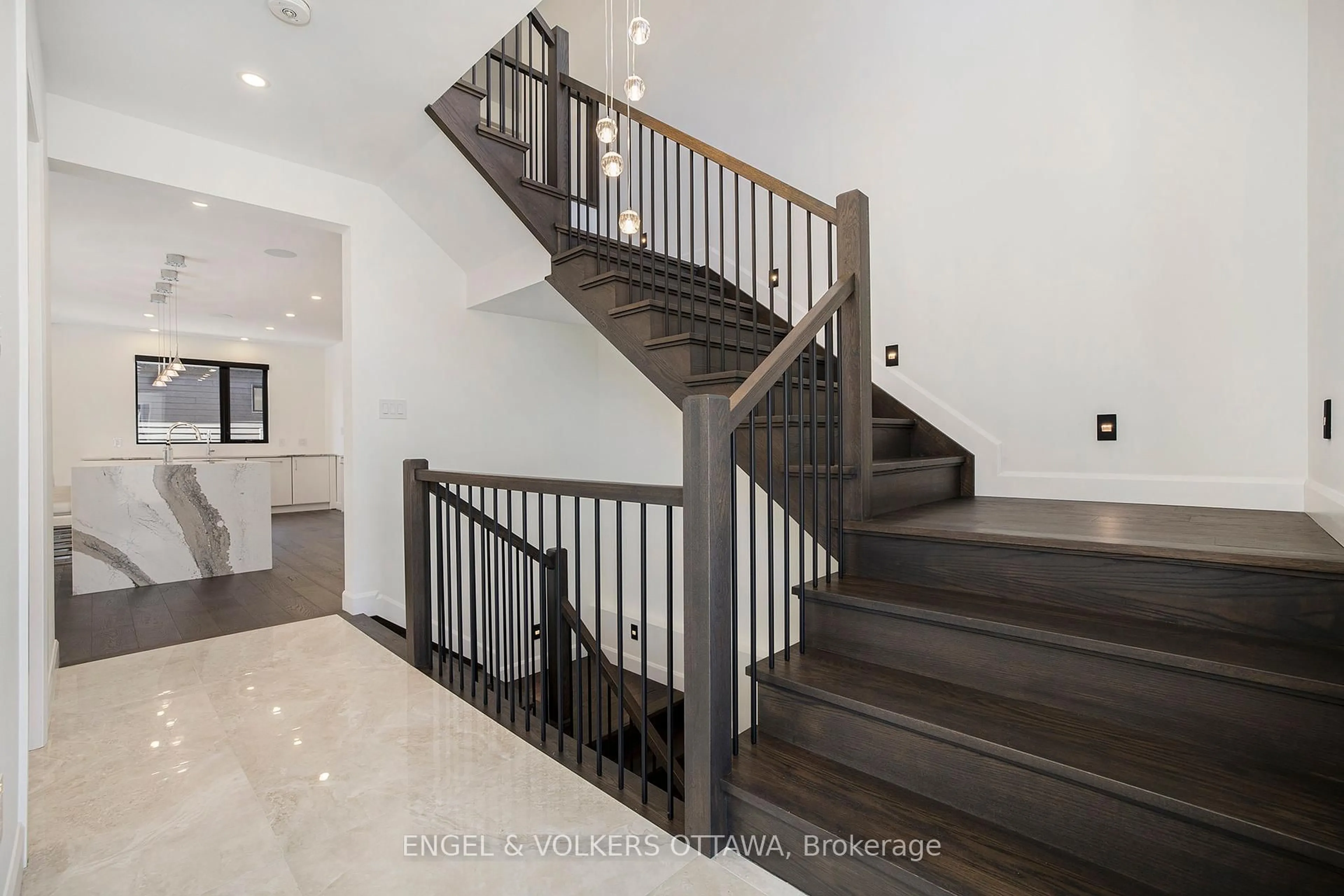 Stairs for 888 Melwood Ave, Ottawa Ontario K2A 3C3