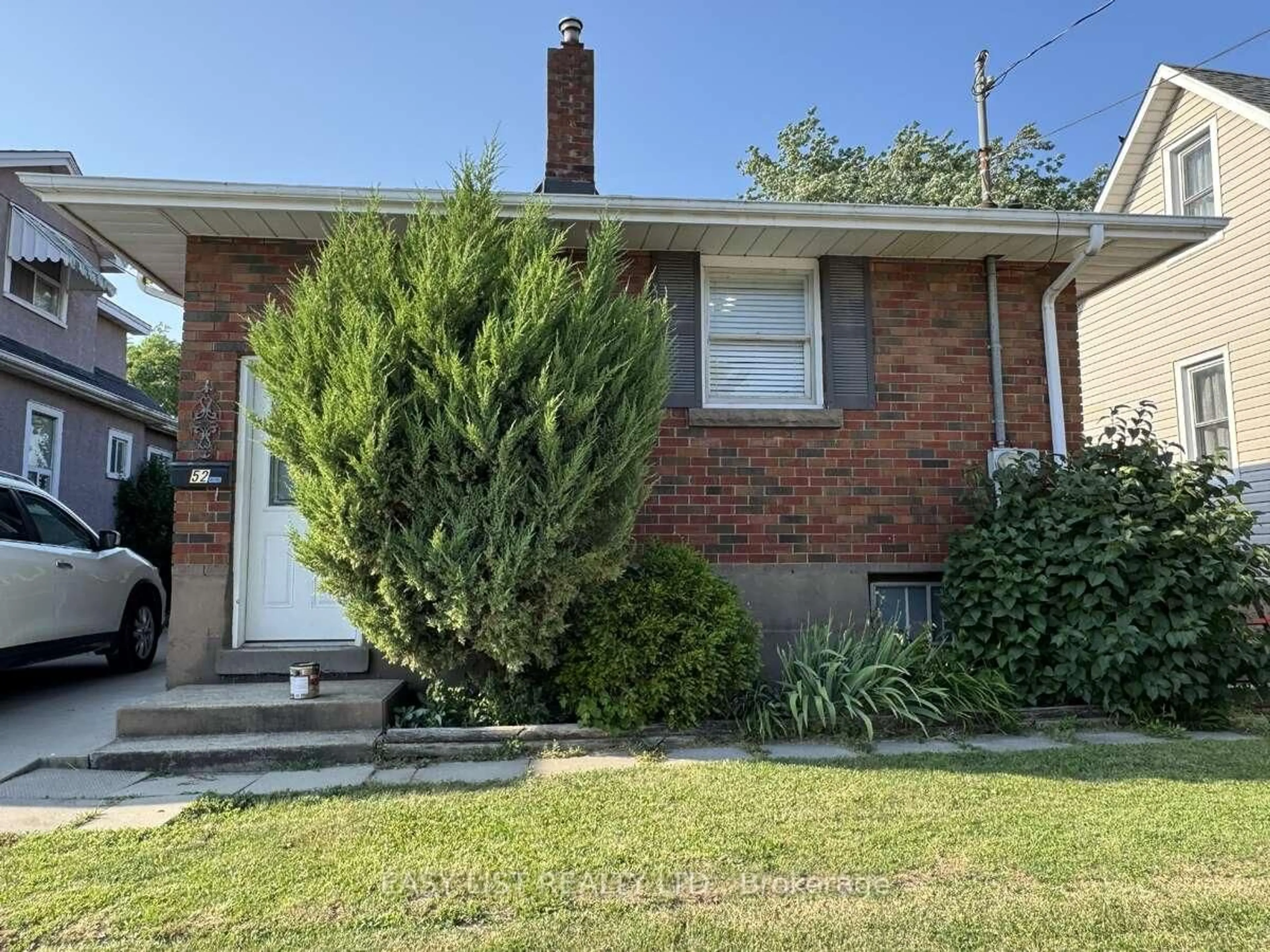 Home with brick exterior material, street for 52 Fifth St, Welland Ontario L3B 4Z5