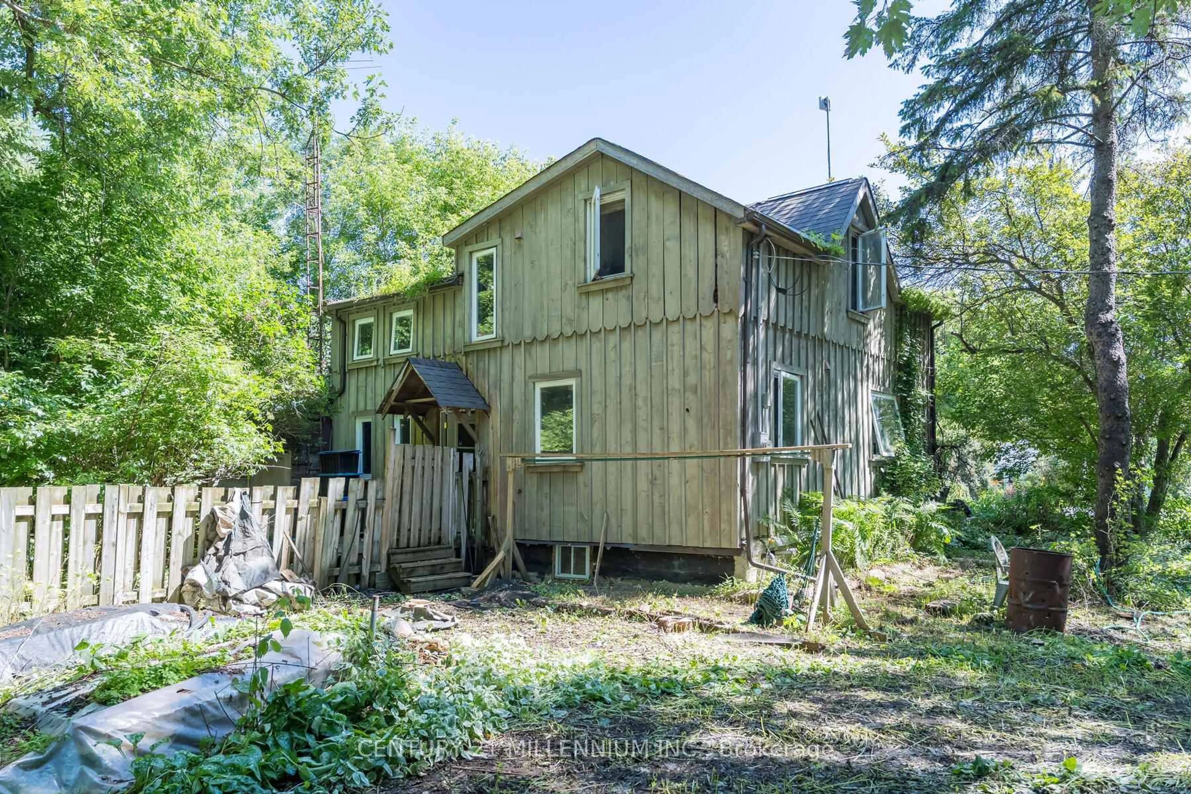 Shed for 6052 Highway 6, Centre Wellington Ontario N0B 1S0