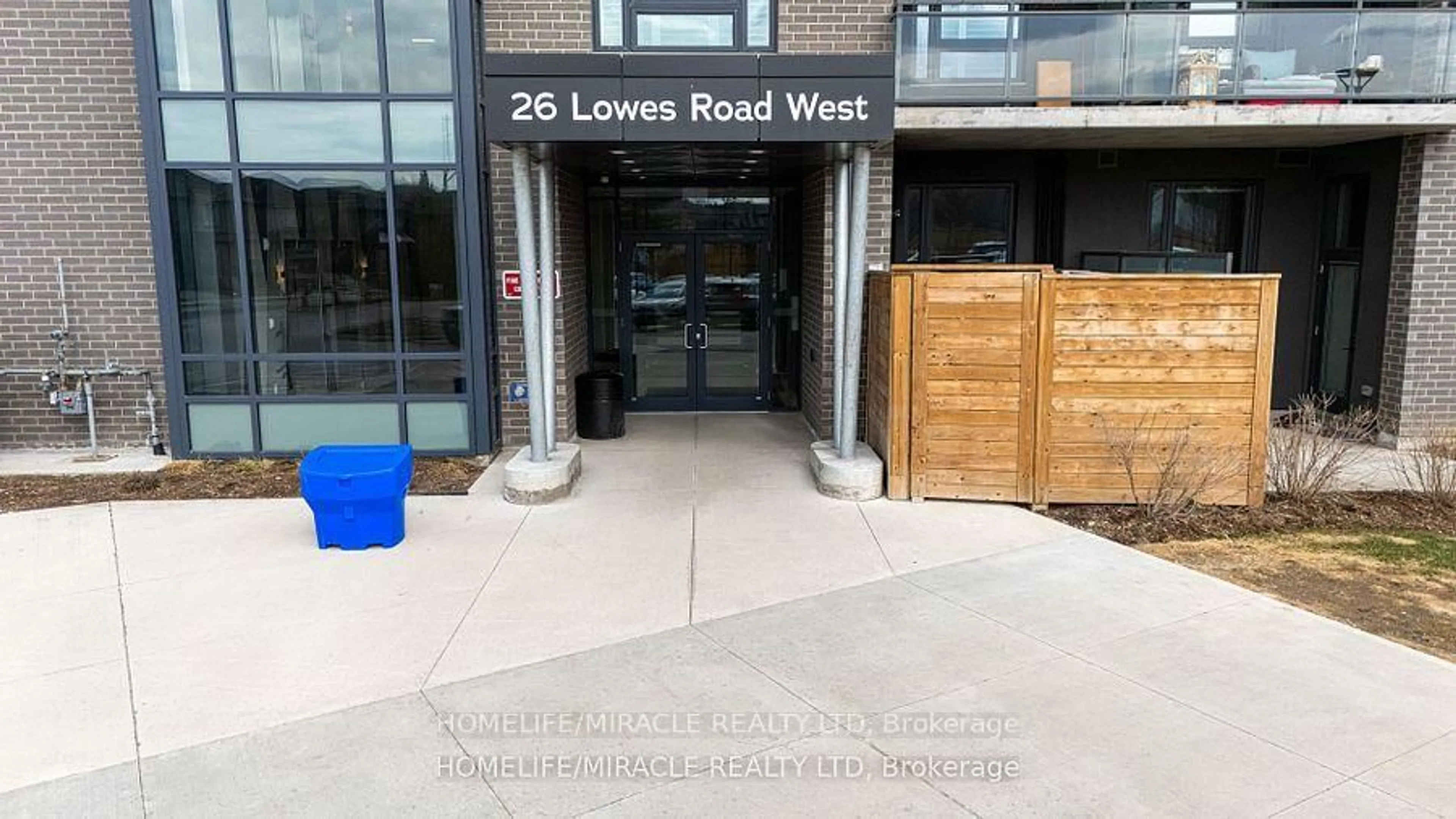 Indoor foyer for 26 Lowes Rd #402, Guelph Ontario N1G 4X2