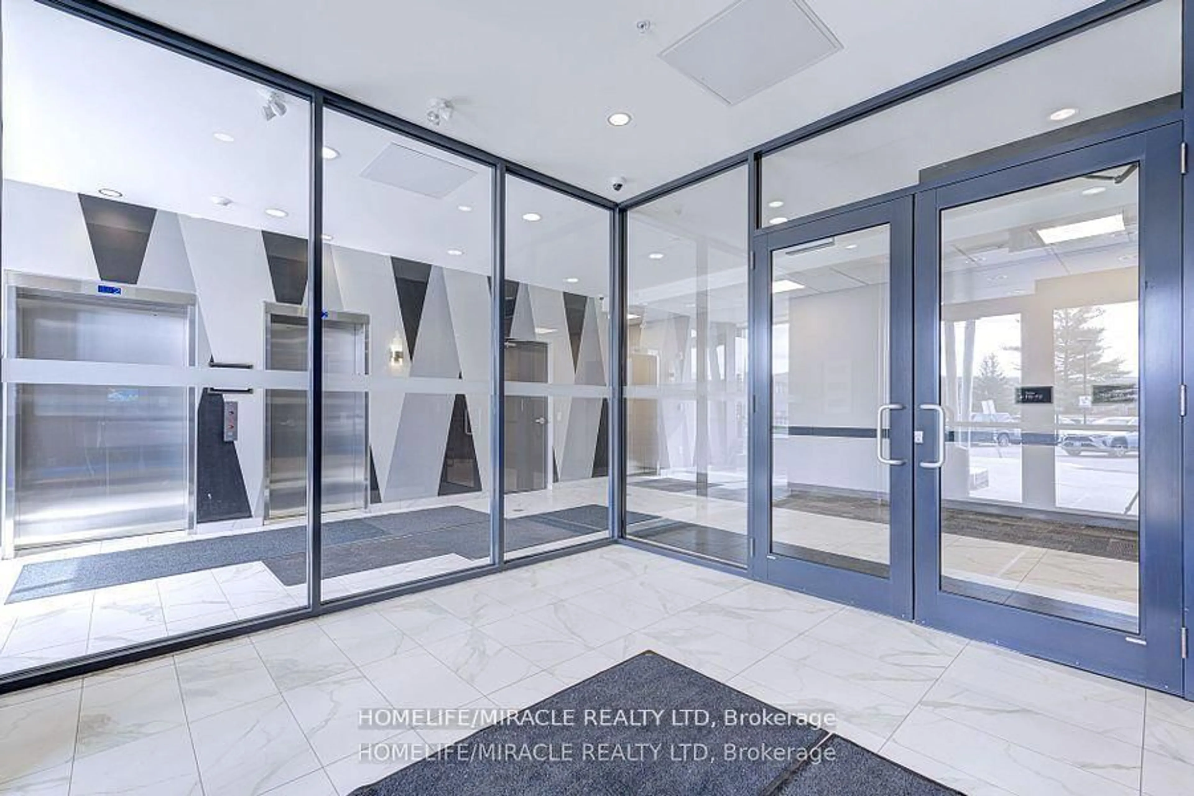 Indoor foyer for 26 Lowes Rd #402, Guelph Ontario N1G 4X2