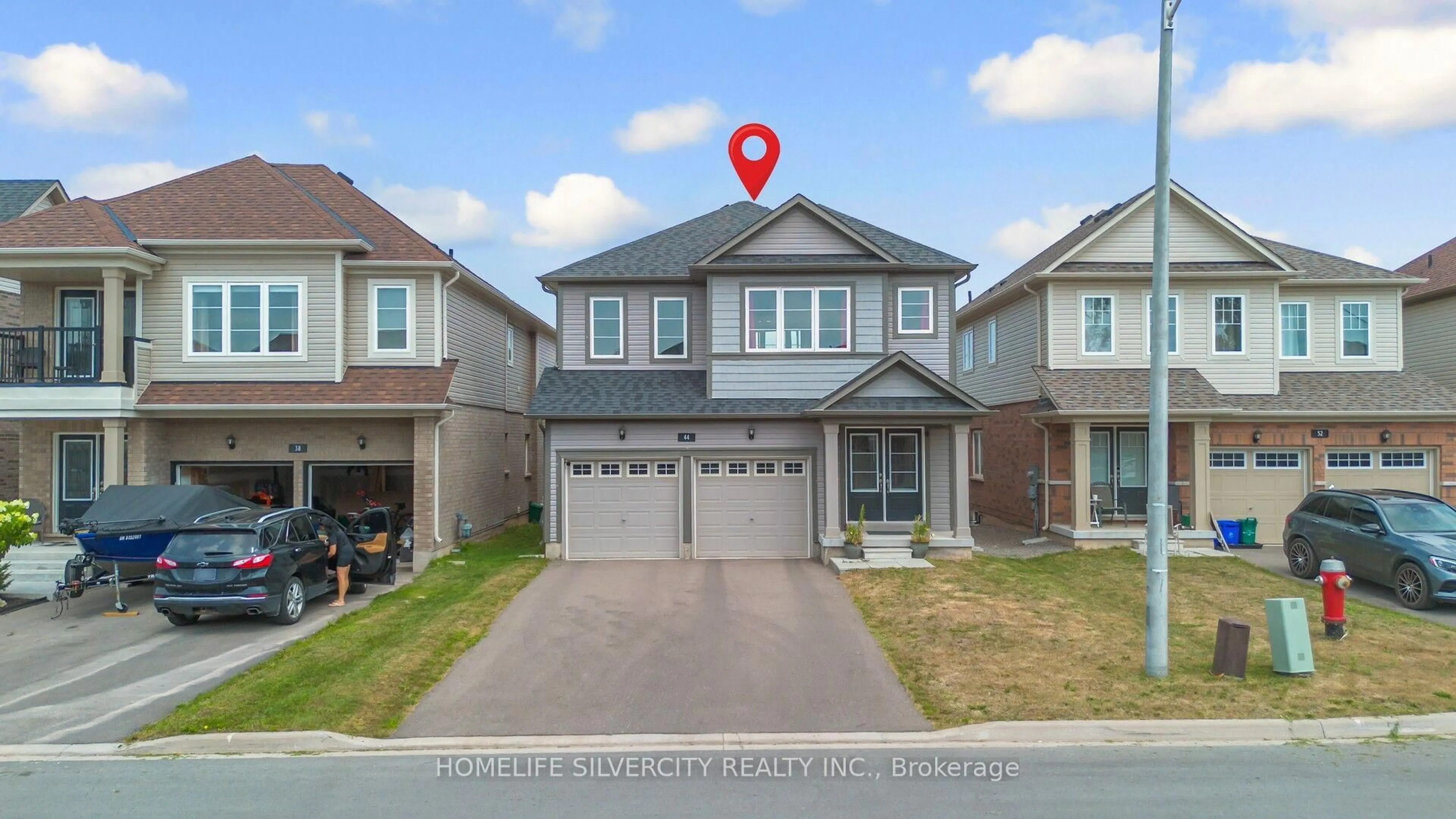 A pic from outside/outdoor area/front of a property/back of a property/a pic from drone, street for 44 Cottonwood Cres, Welland Ontario L3B 0J4