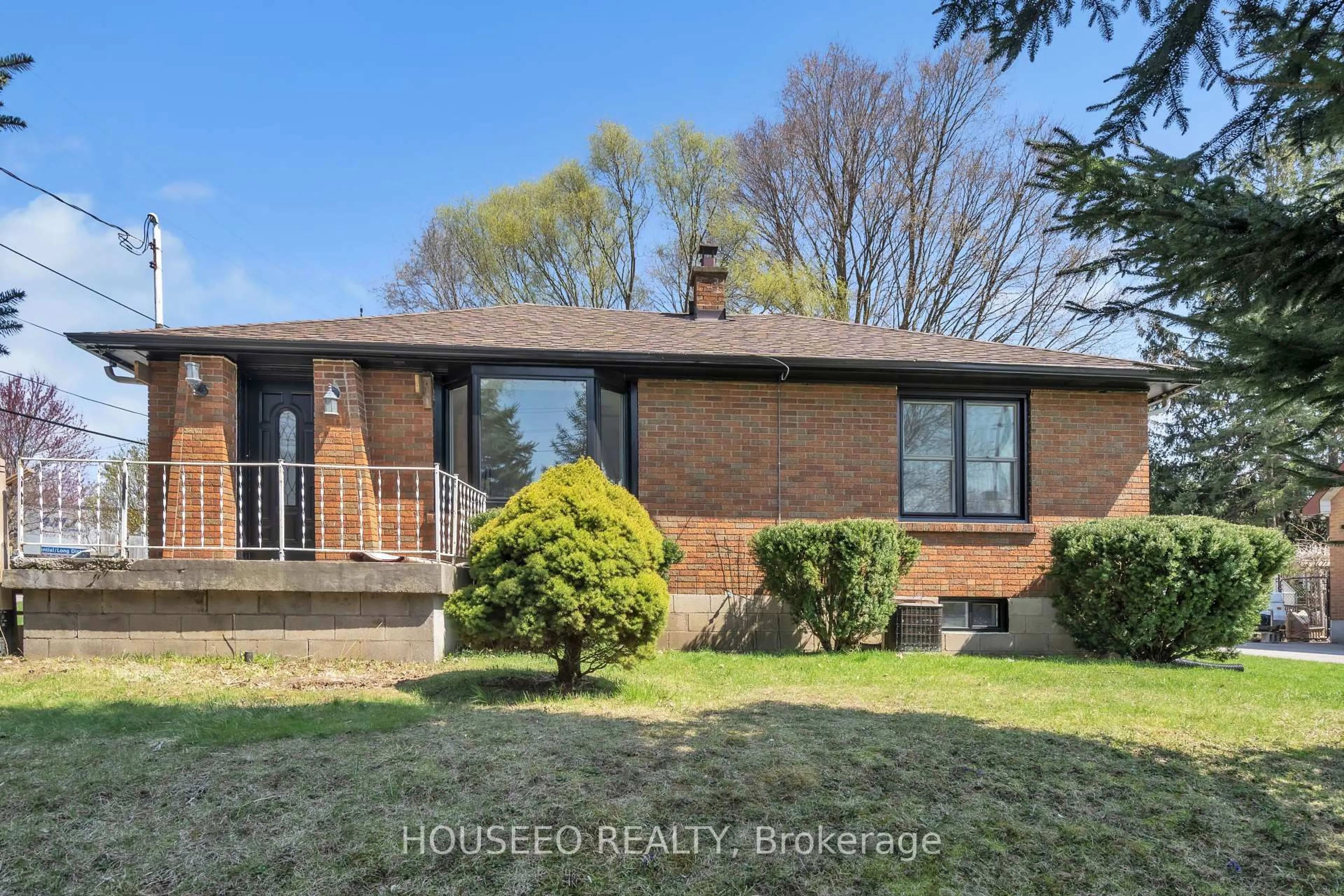Home with brick exterior material, street for 1224 Hamilton Rd, London East Ontario N5W 1B2