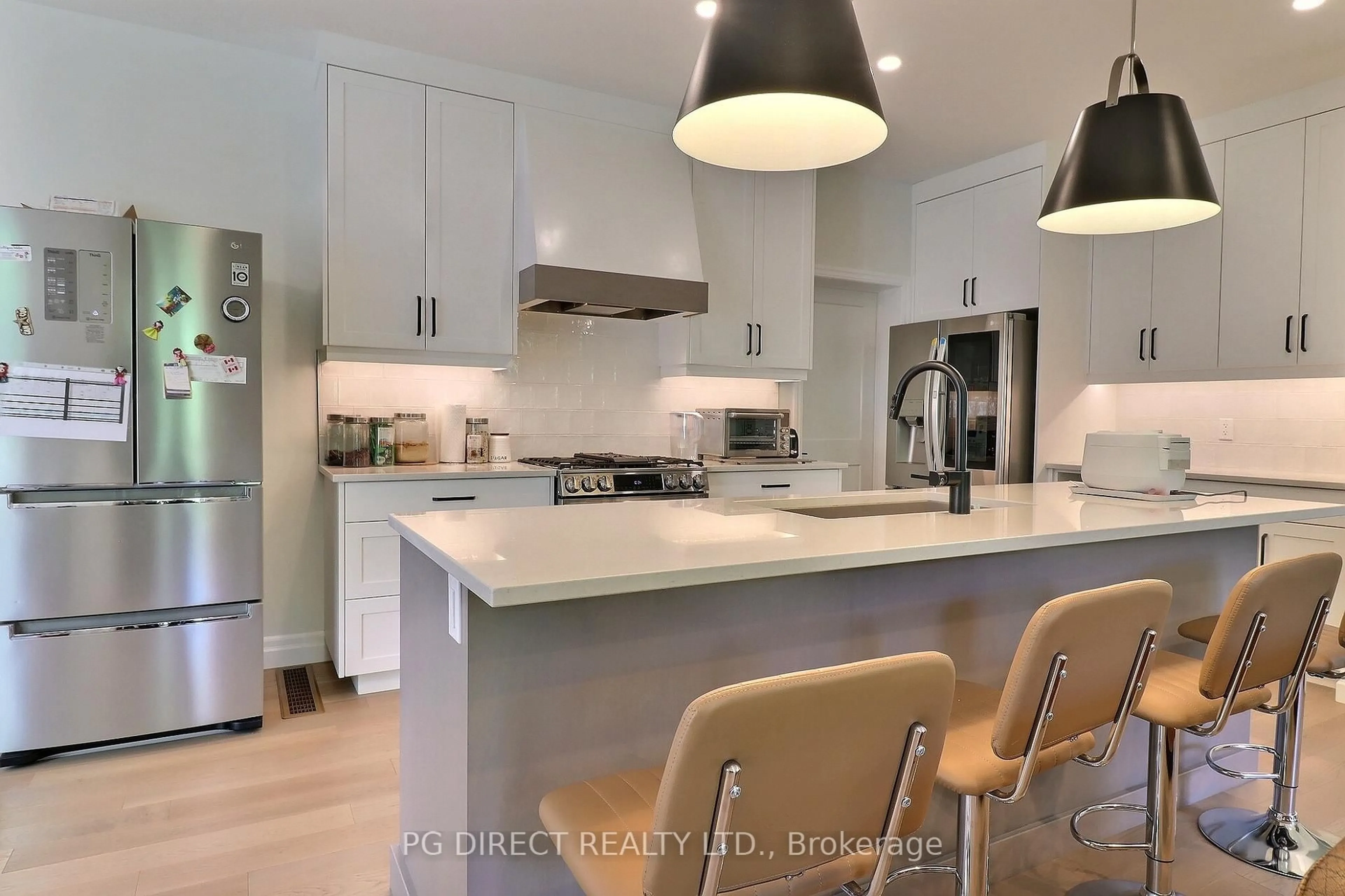 Contemporary kitchen, unknown for 82 Livingston Dr, Tillsonburg Ontario N4J 0J3