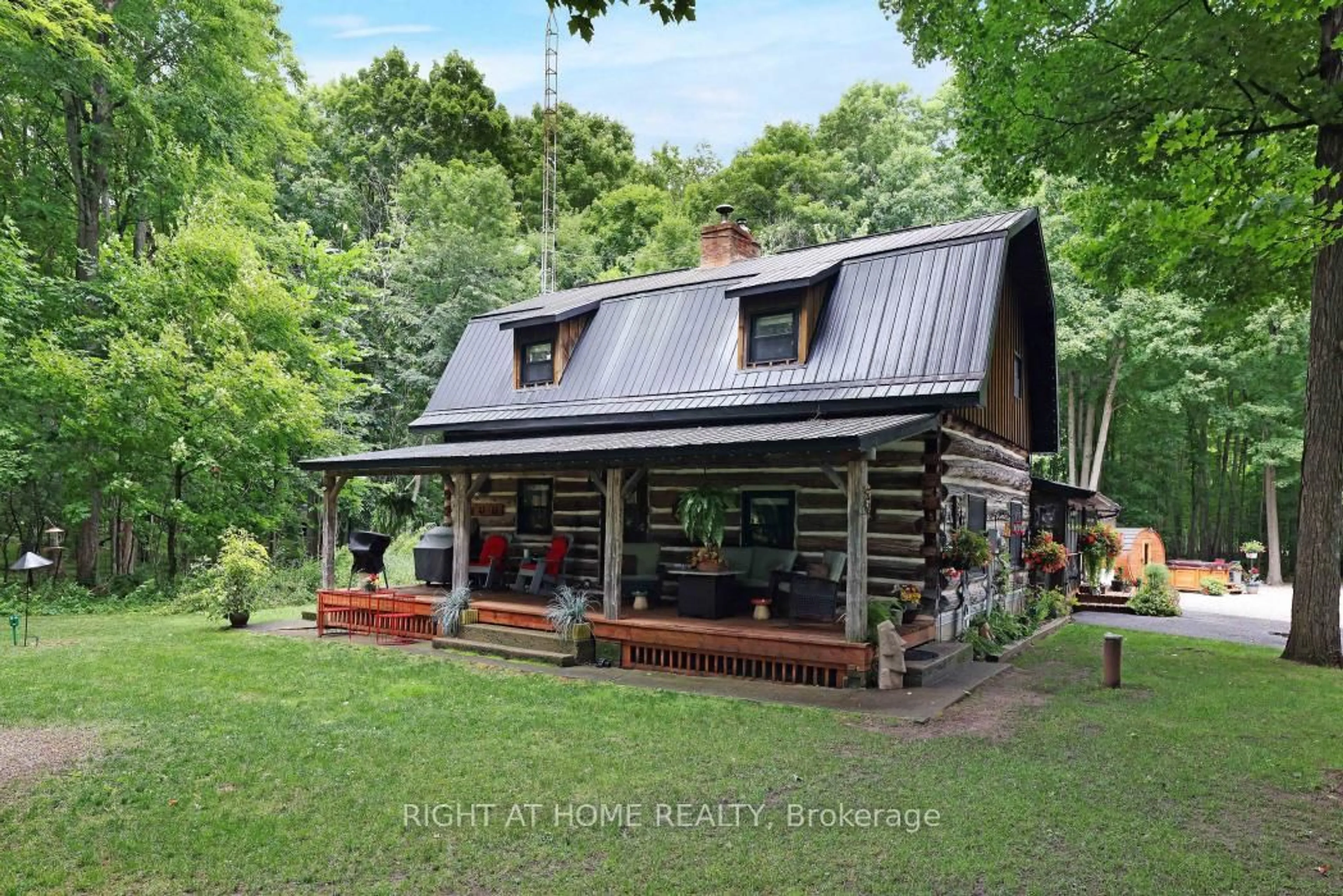 A pic from outside/outdoor area/front of a property/back of a property/a pic from drone, unknown for 120 Burgess Dr, Perth Ontario K7H 3C5