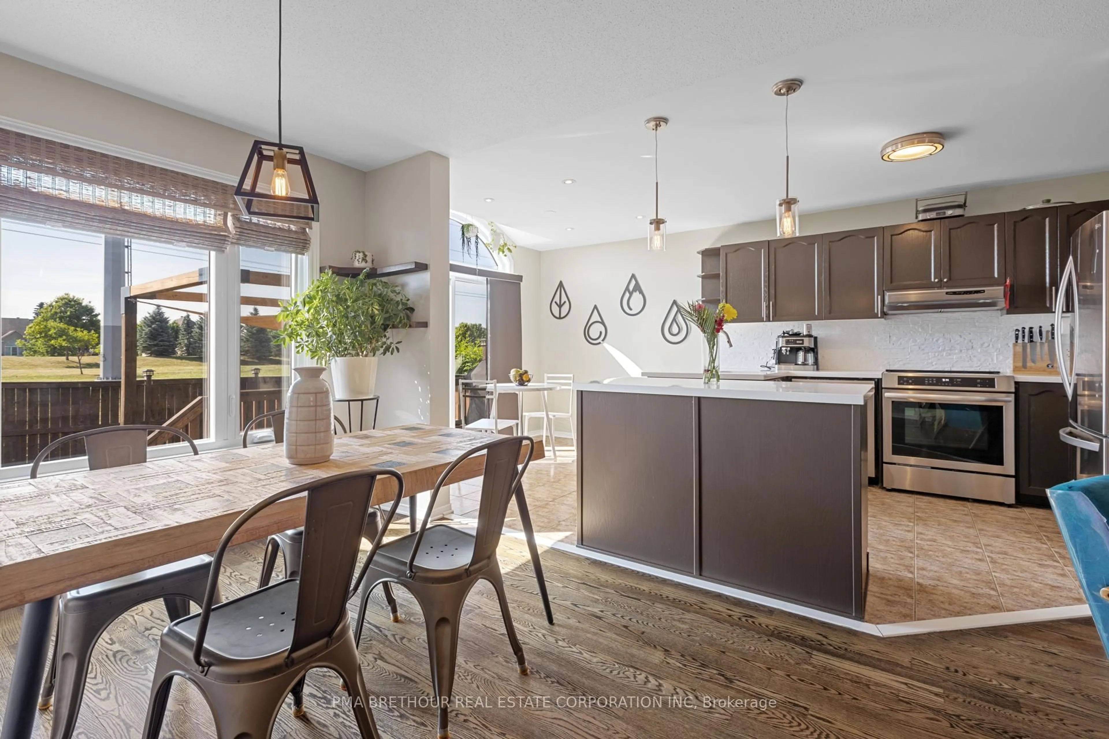 Open concept kitchen, unknown for 572 Renaissance Dr, Ottawa Ontario K4A 4E9