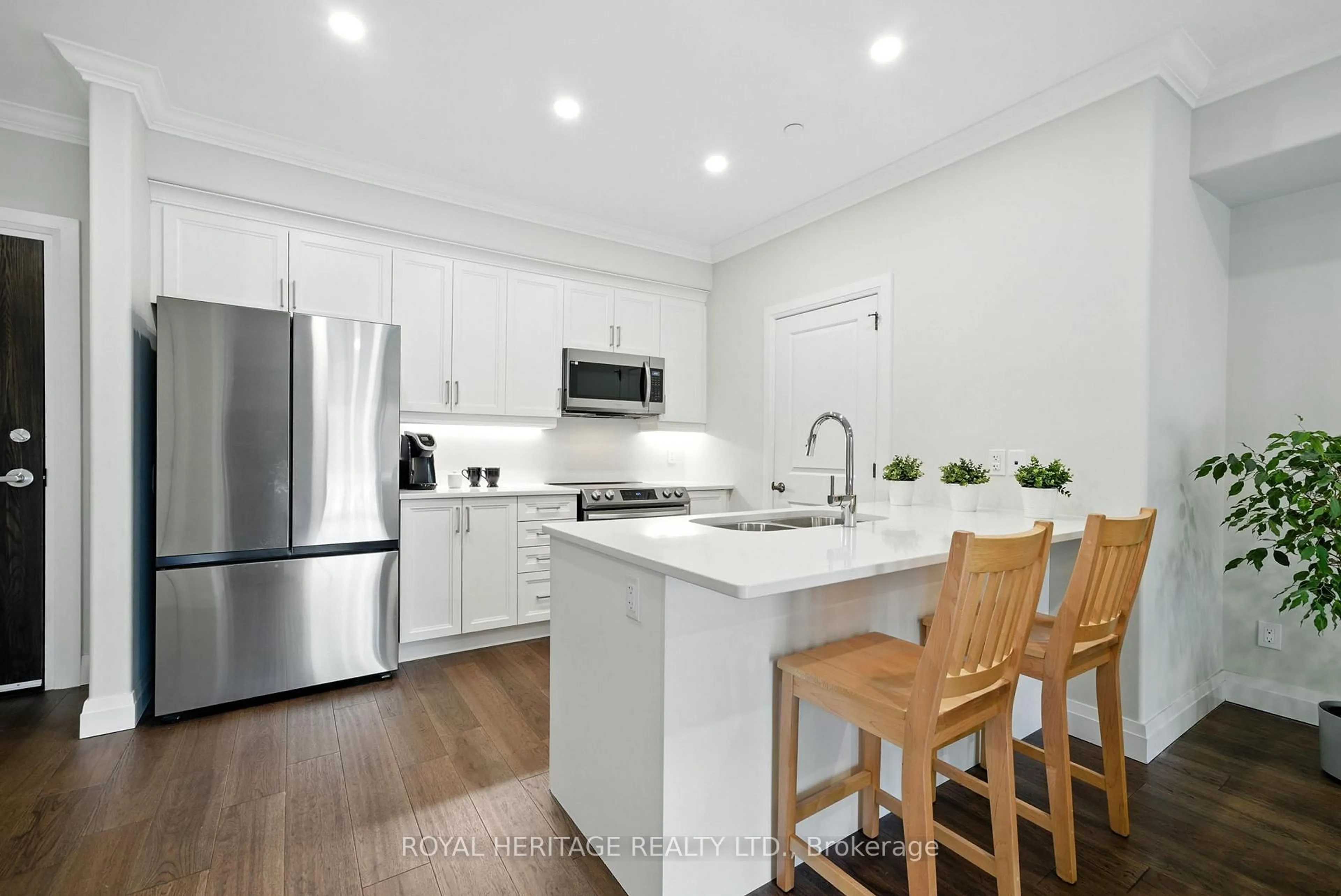 Open concept kitchen, unknown for 19 Hampton Lane #103, Selwyn Ontario K0L 2H0