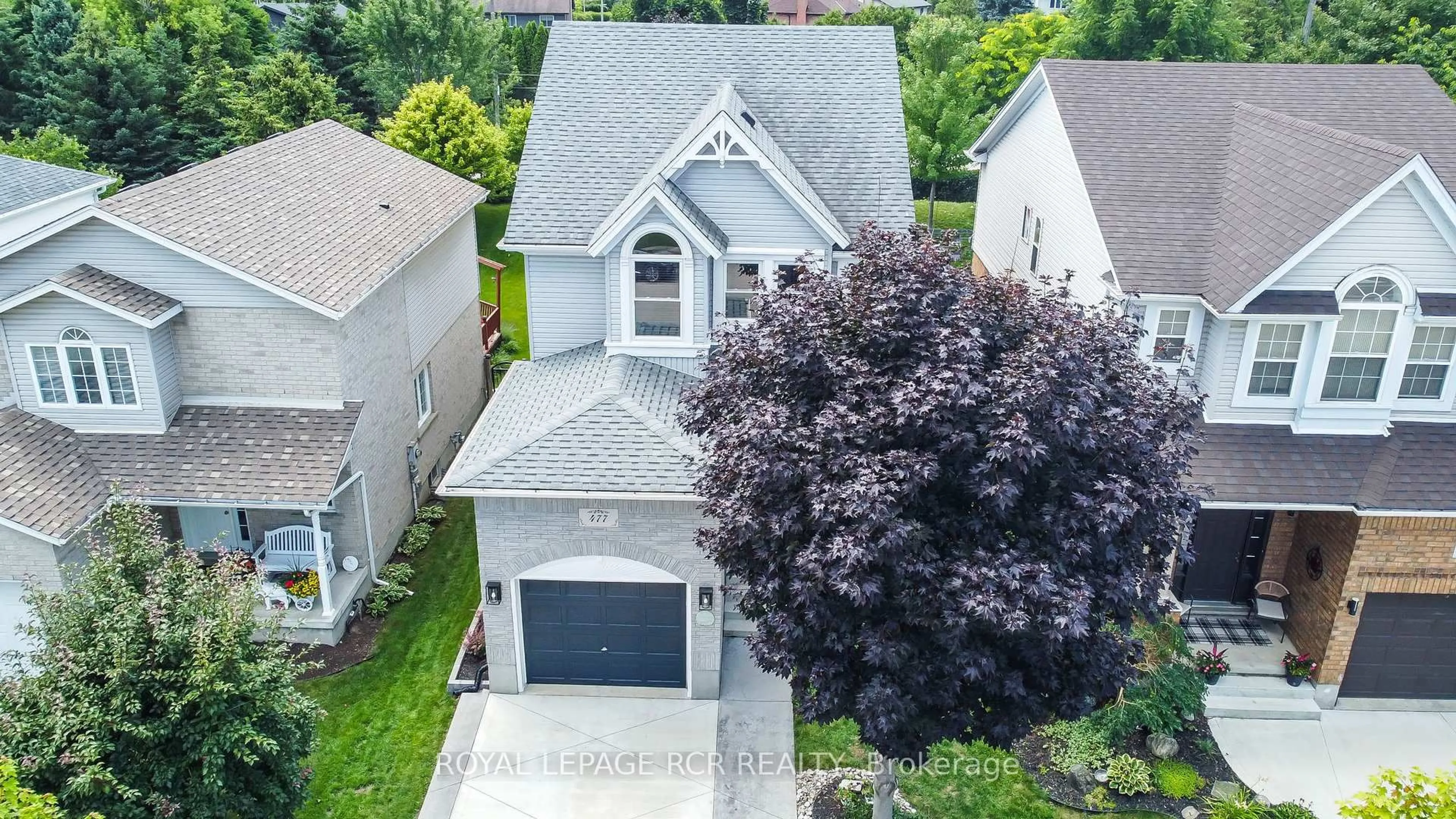 A pic from outside/outdoor area/front of a property/back of a property/a pic from drone, street for 477 Brigantine Dr, Waterloo Ontario N2K 4A1