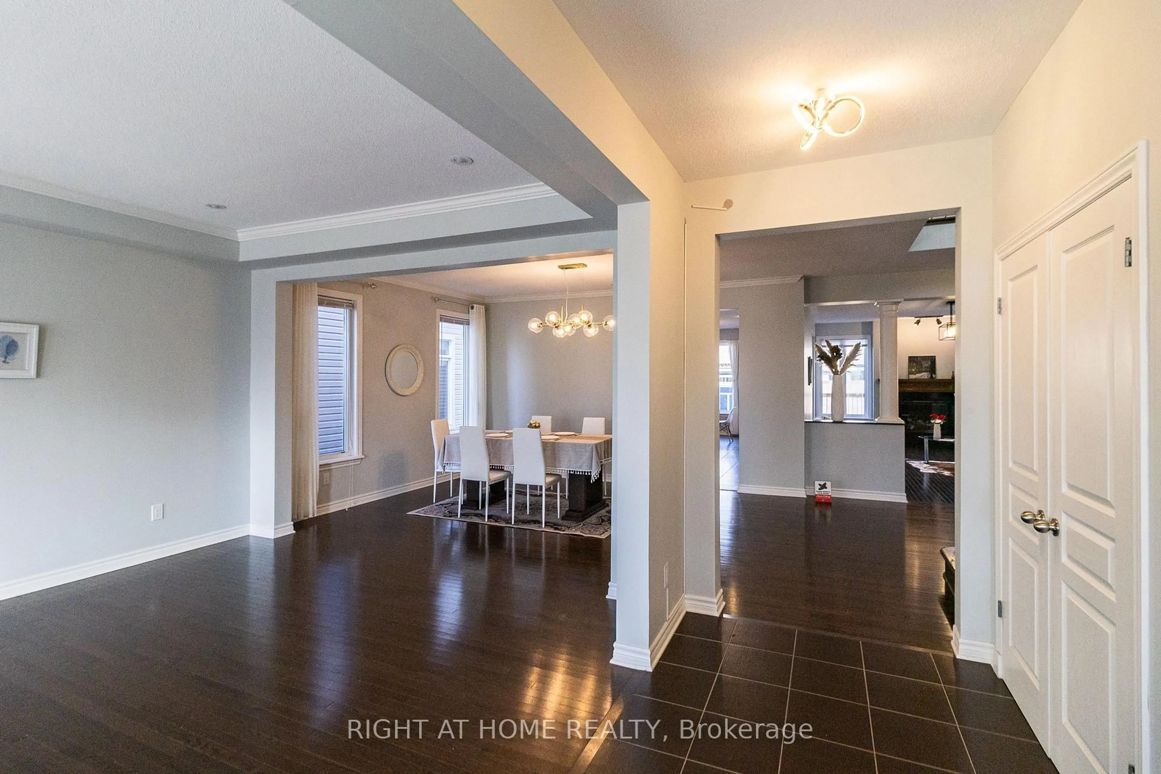 Unknown for 204 Cooks Mill Cres, Ottawa Ontario K1V 2N1