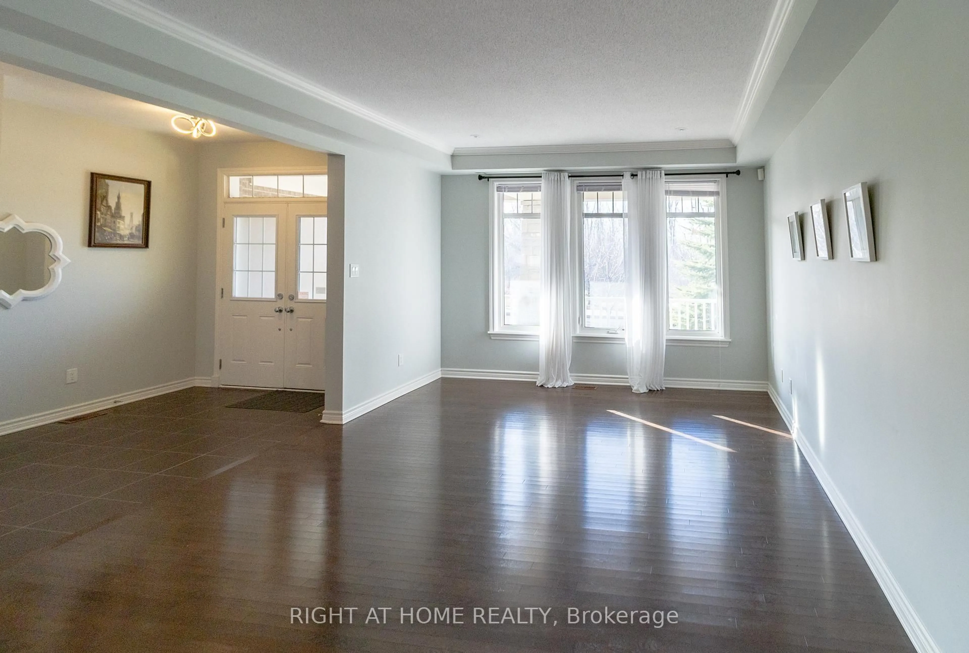 A pic of a room for 204 Cooks Mill Cres, Ottawa Ontario K1V 2N1
