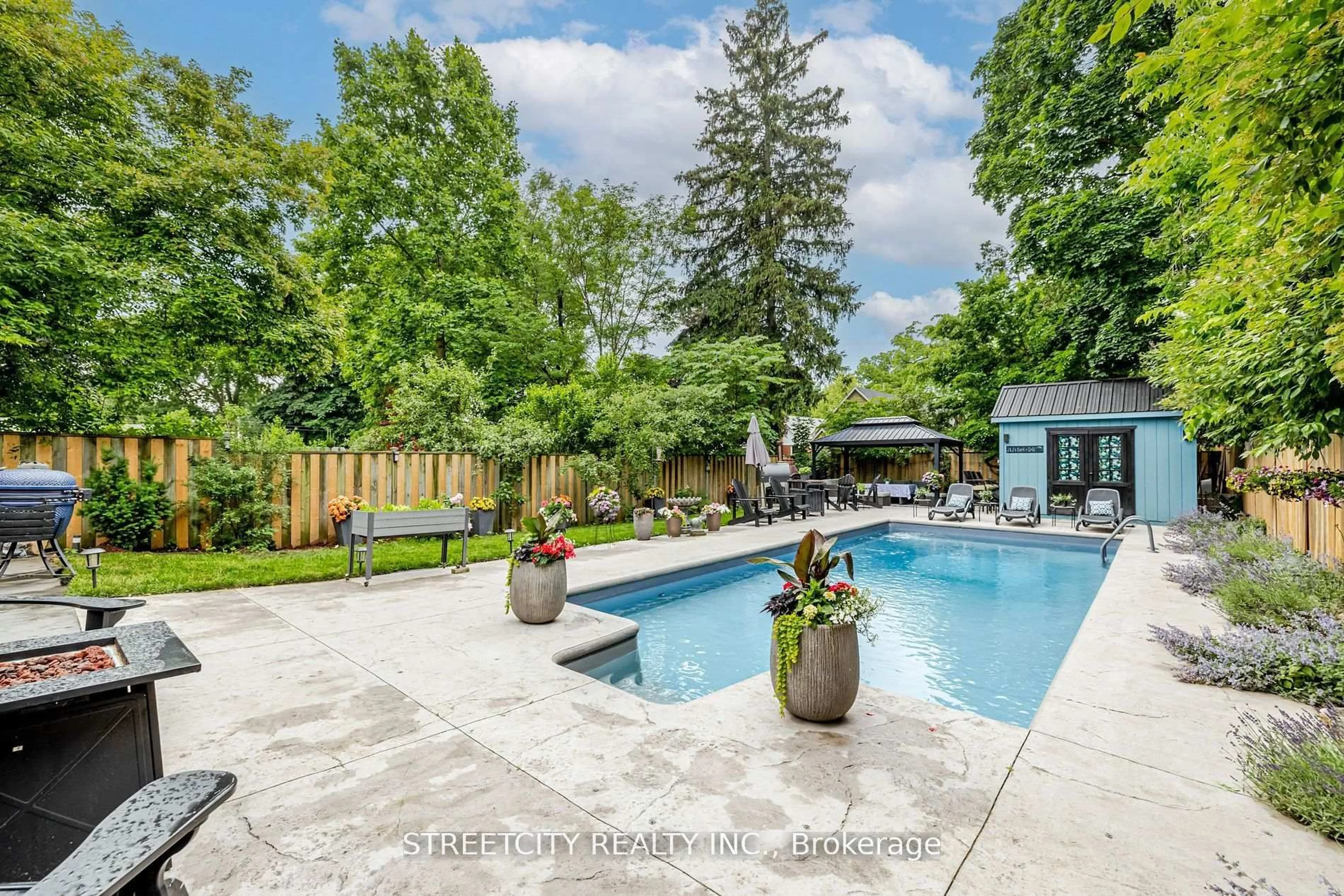 Pool for 931 Waterloo St, London East Ontario N6A 3X2