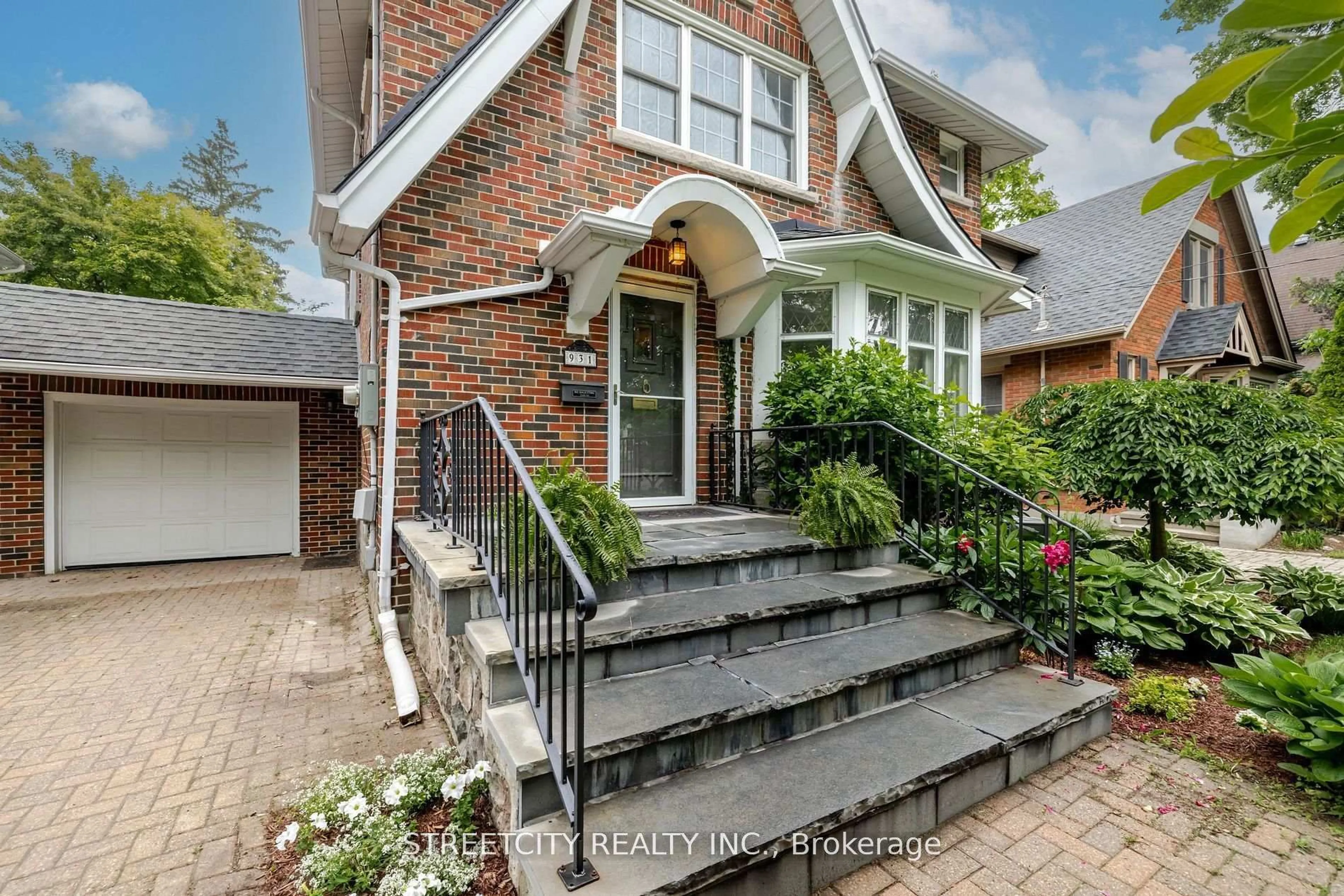 Home with brick exterior material, street for 931 Waterloo St, London East Ontario N6A 3X2