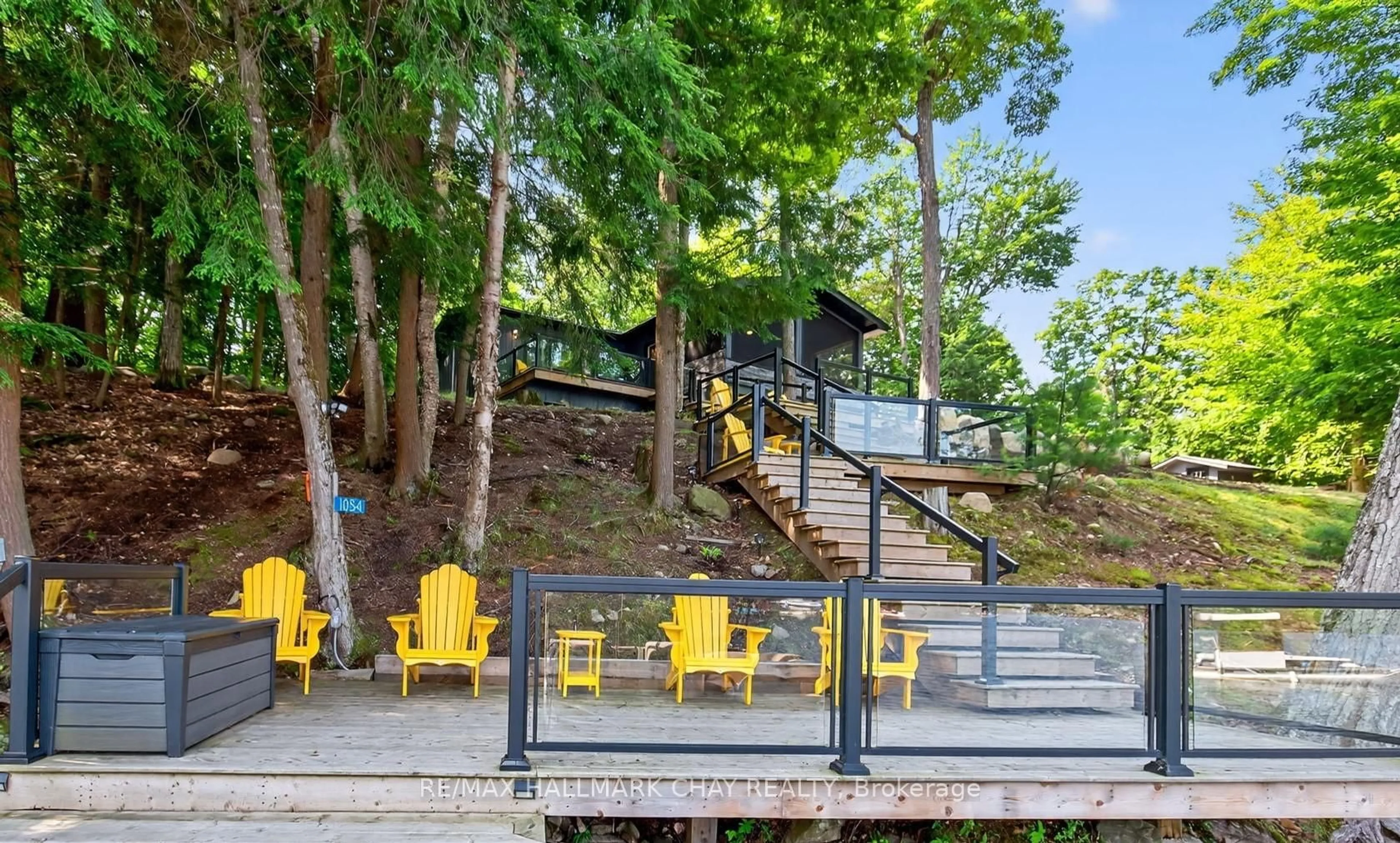 Patio, unknown for 1054 Eilean Gowan Island, Bracebridge Ontario P1L 1R6