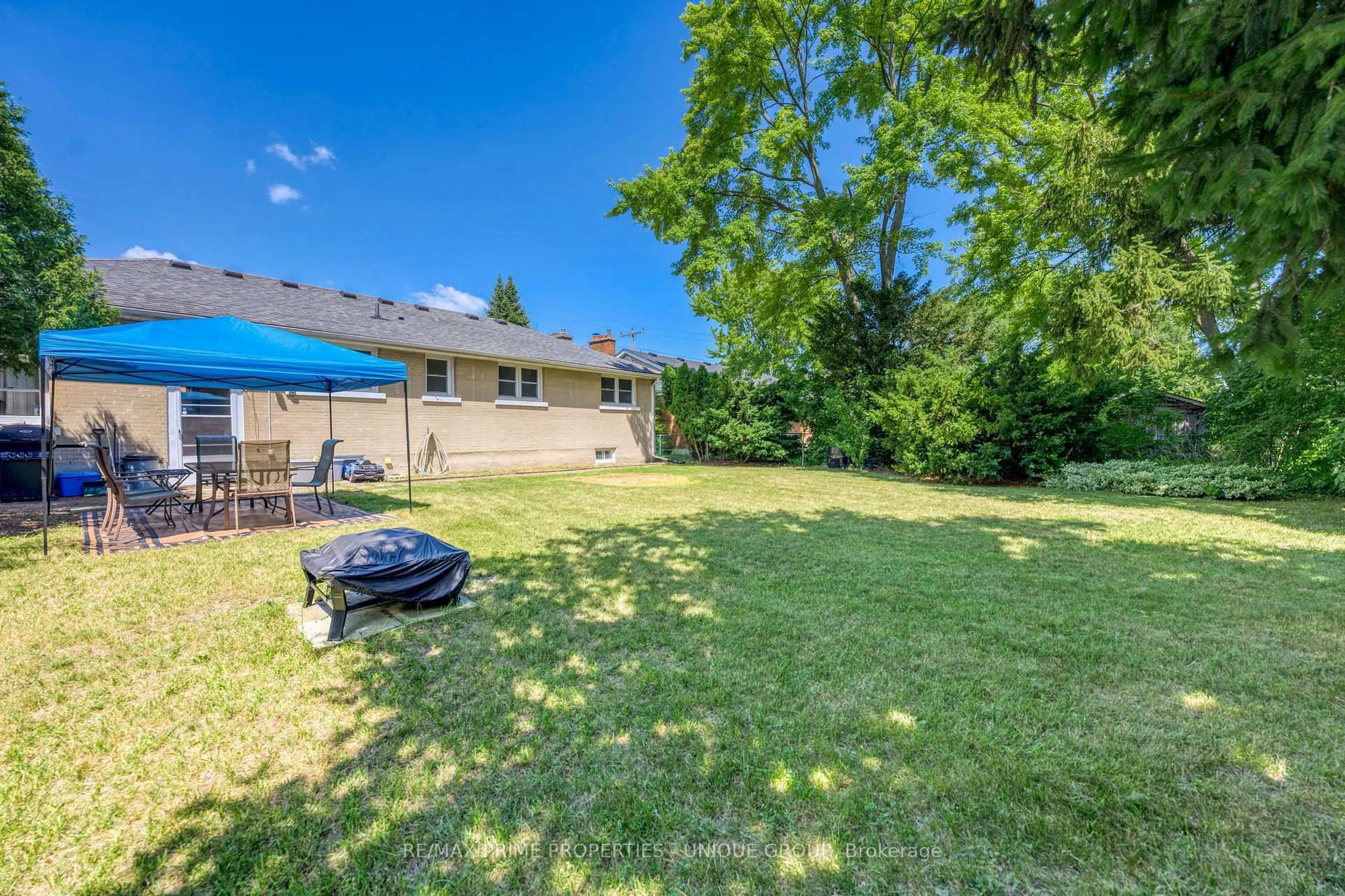 Patio, unknown for 1428 Indian Rd, Sarnia Ontario N7V 4C9
