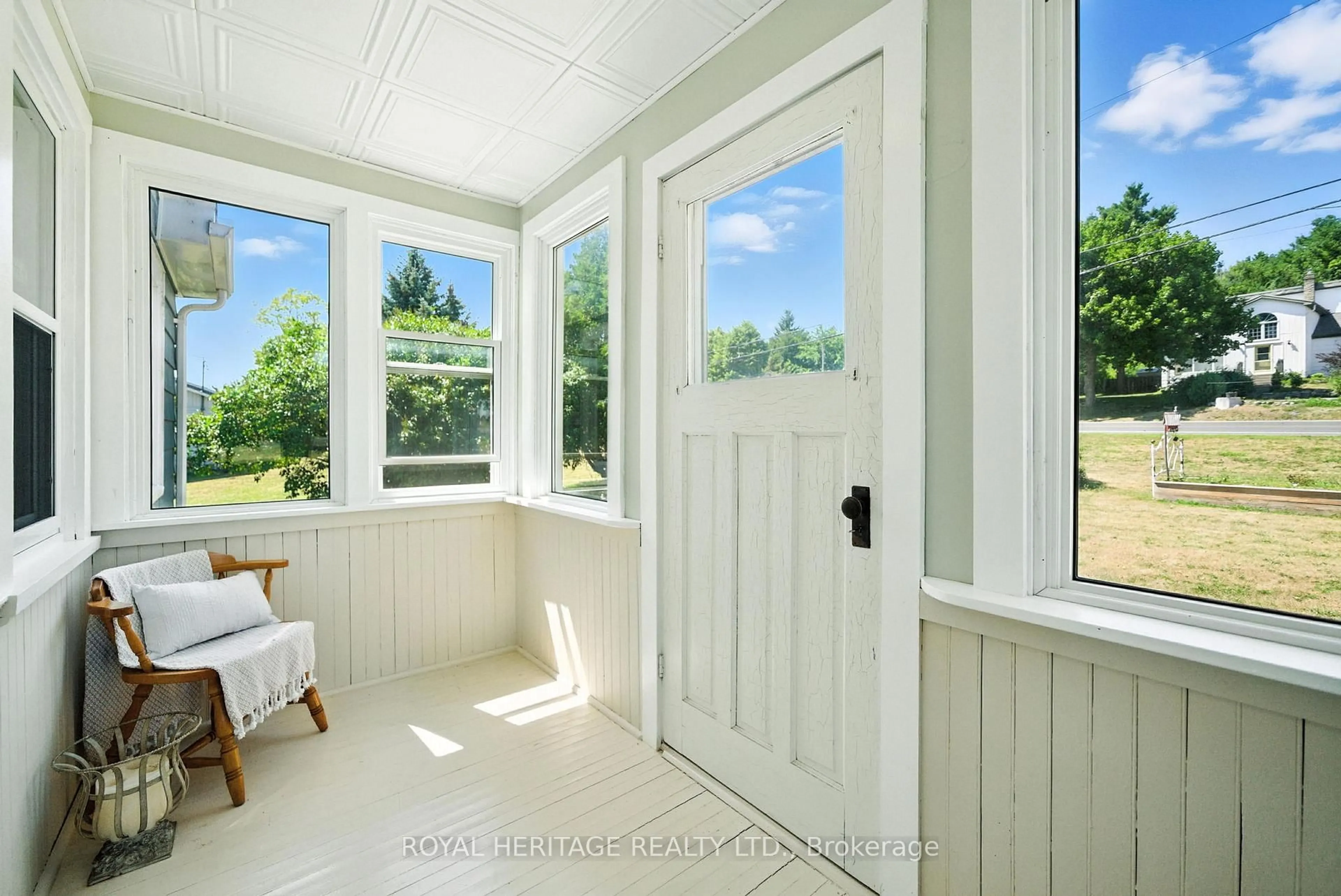 Indoor entryway for 12959 County 2 Rd, Cramahe Ontario K0K 1S0
