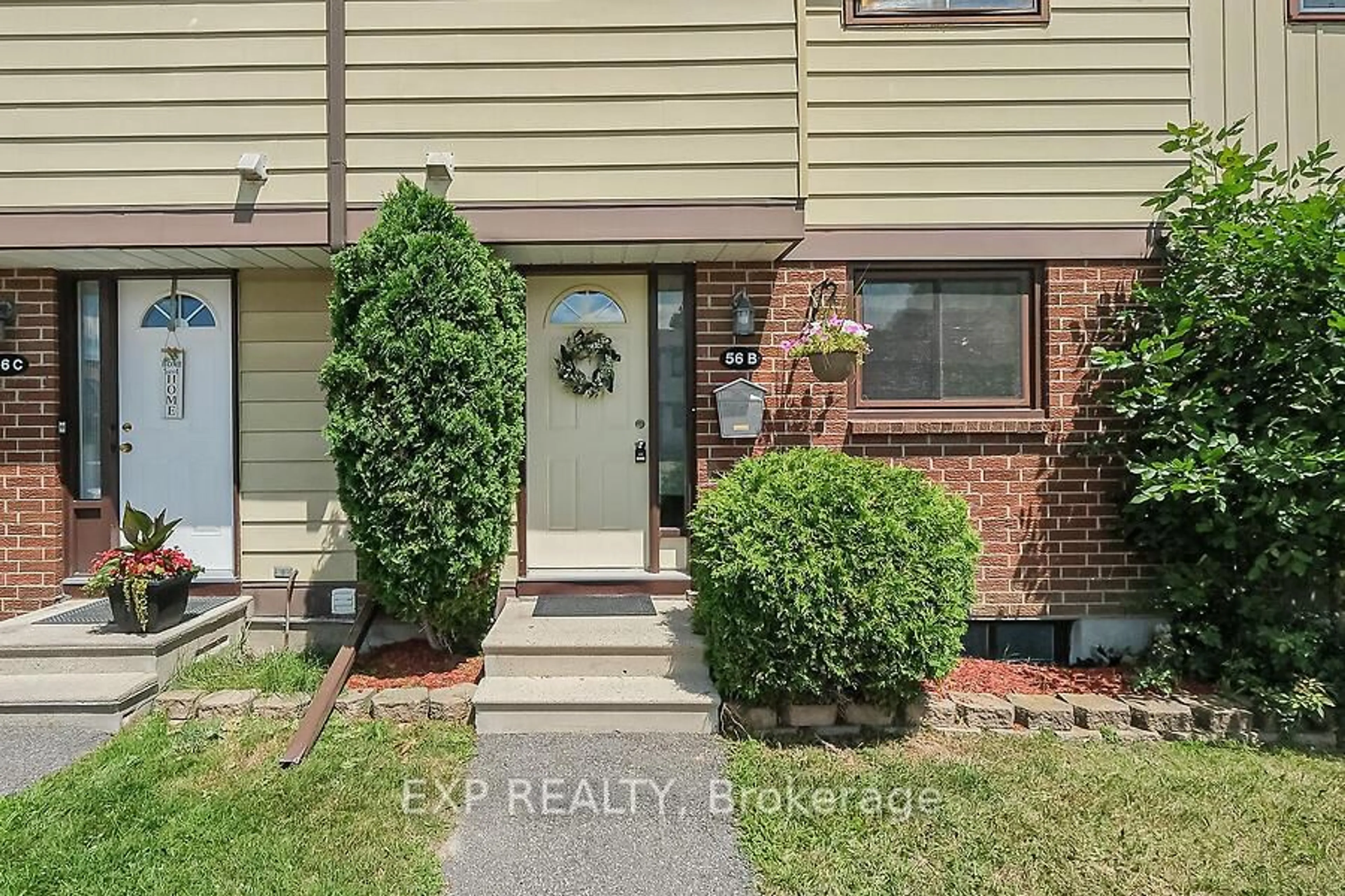Indoor entryway for 56B Foxfield Dr, Ottawa Ontario K2J 1P7