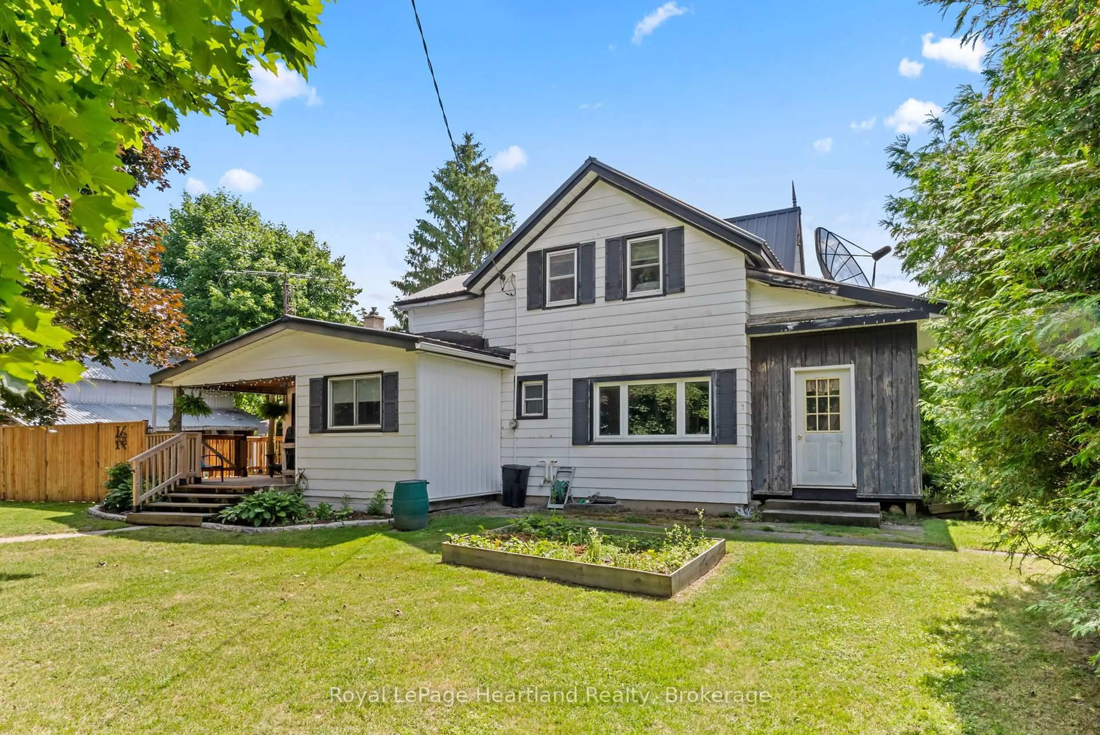 Unknown for 75 Margaret St, Minto Ontario N0G 1Z0