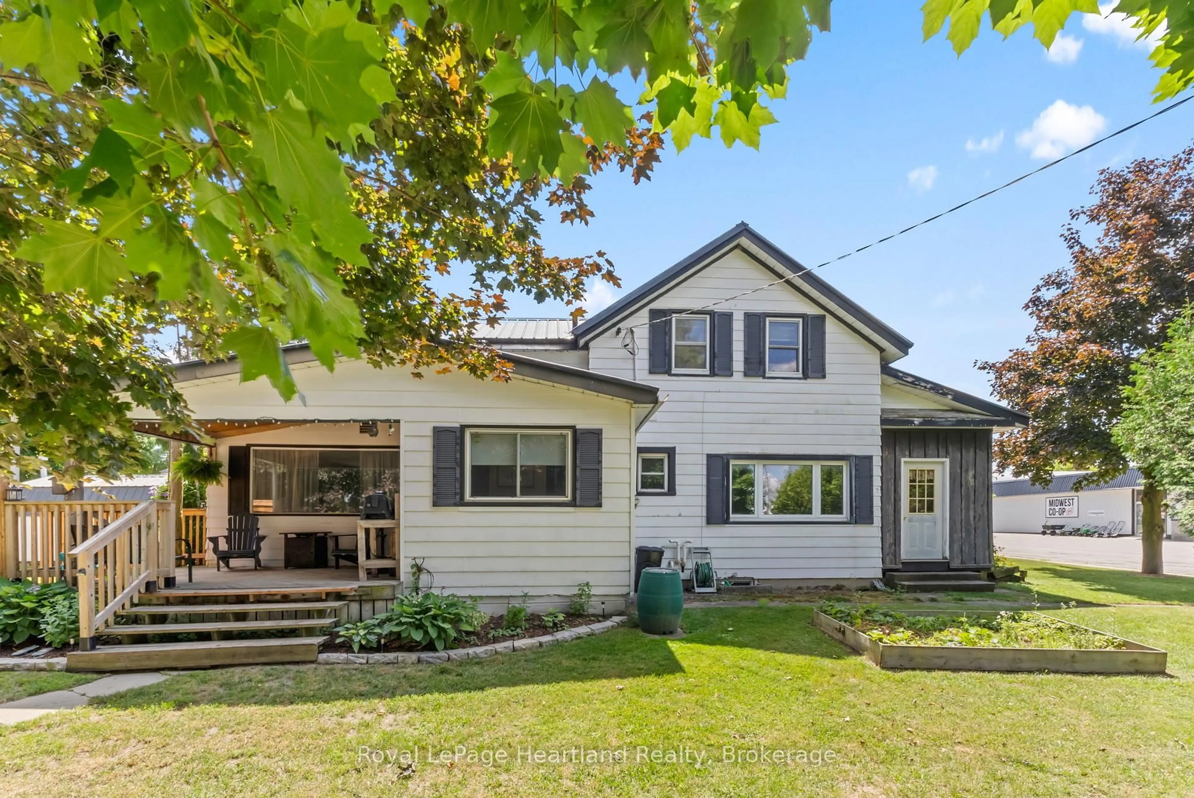 Unknown for 75 Margaret St, Minto Ontario N0G 1Z0