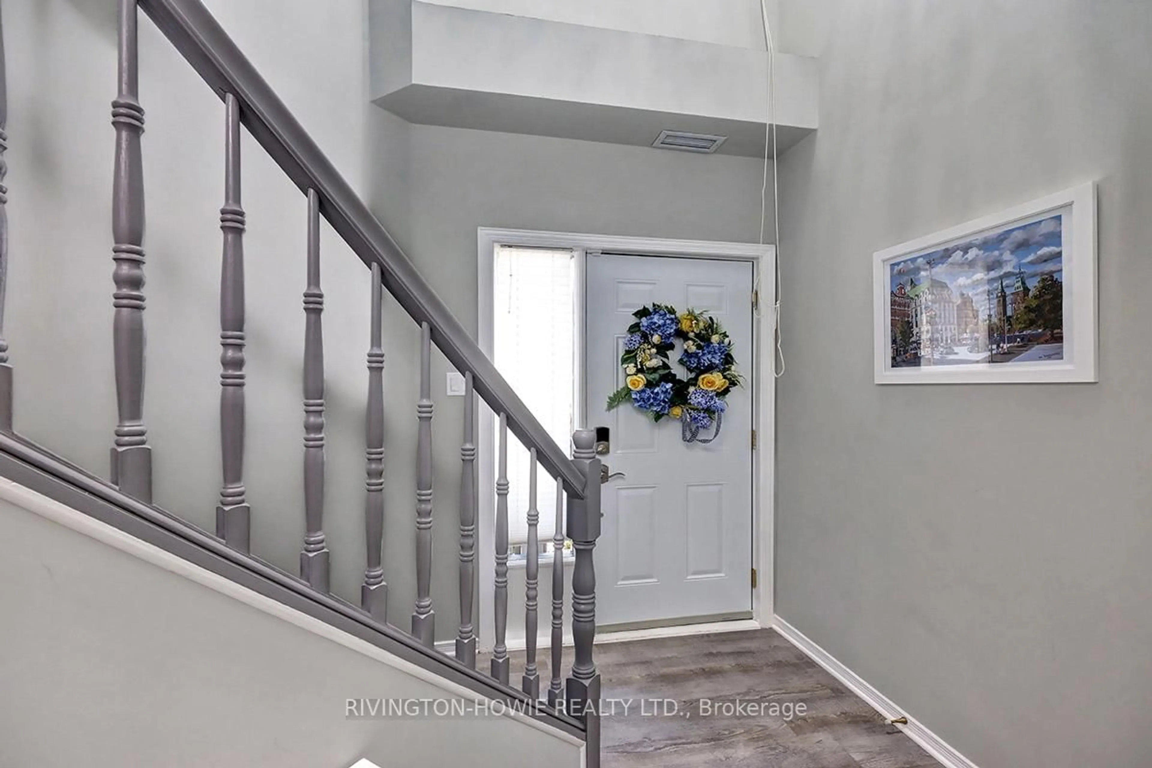 Indoor entryway for 36 Robson Crt #7, Ottawa Ontario K2K 2W1