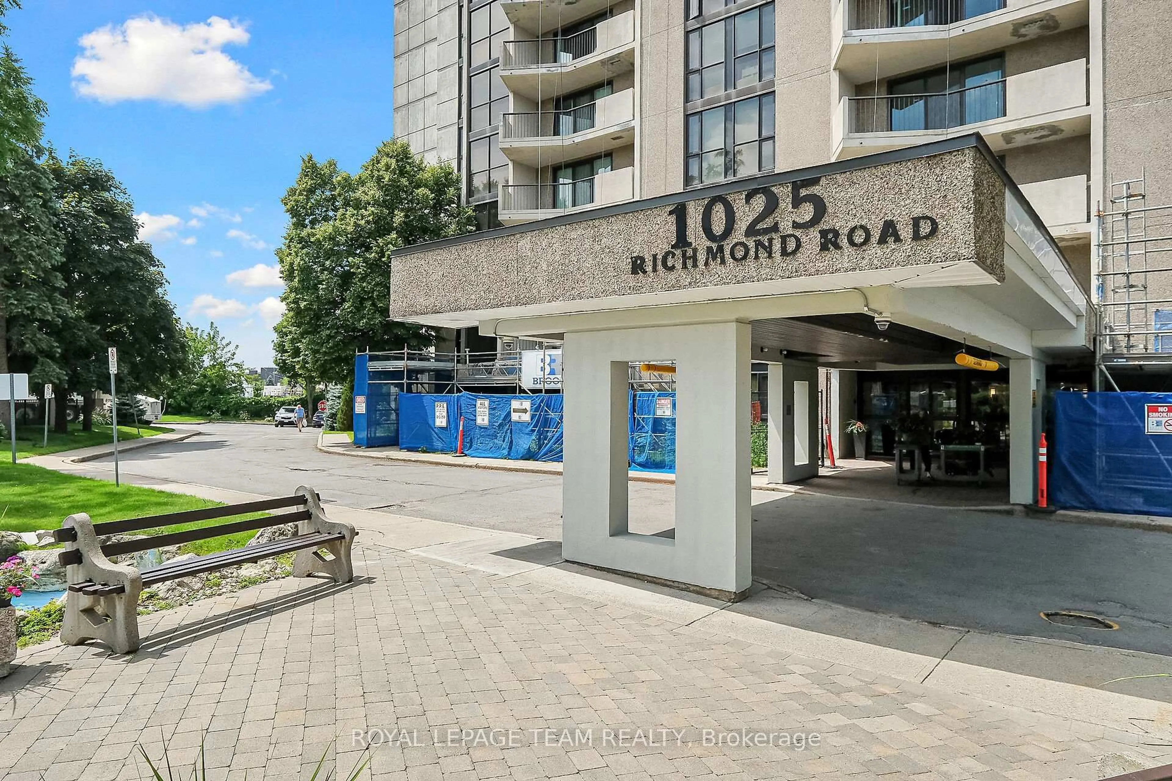 A pic from outside/outdoor area/front of a property/back of a property/a pic from drone, street for 1025 Richmond Rd #1103, Ottawa Ontario K2B 8G8