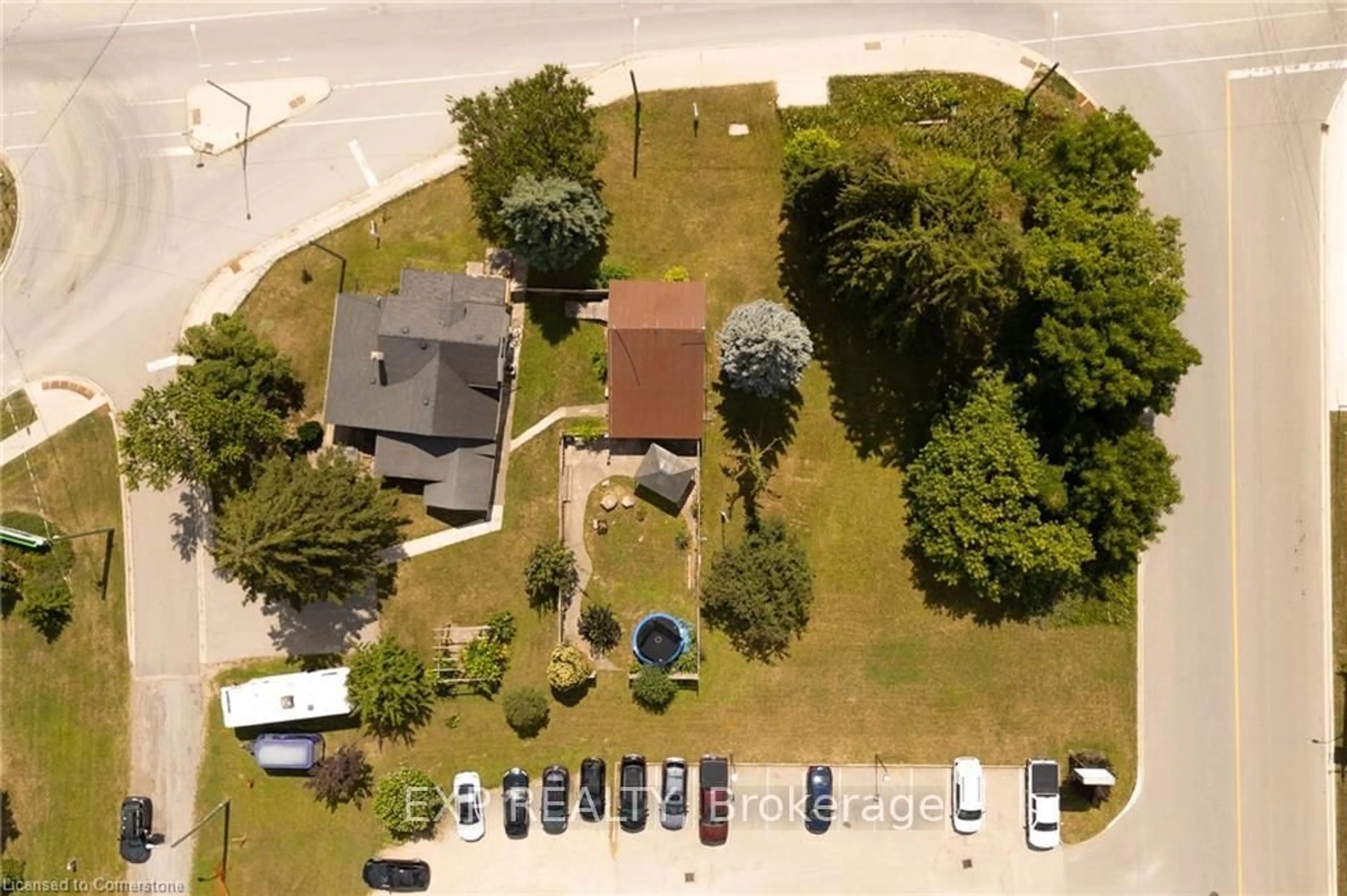 A pic from outside/outdoor area/front of a property/back of a property/a pic from drone, street for 28 Manitou Dr, Kitchener Ontario N2C 2K7