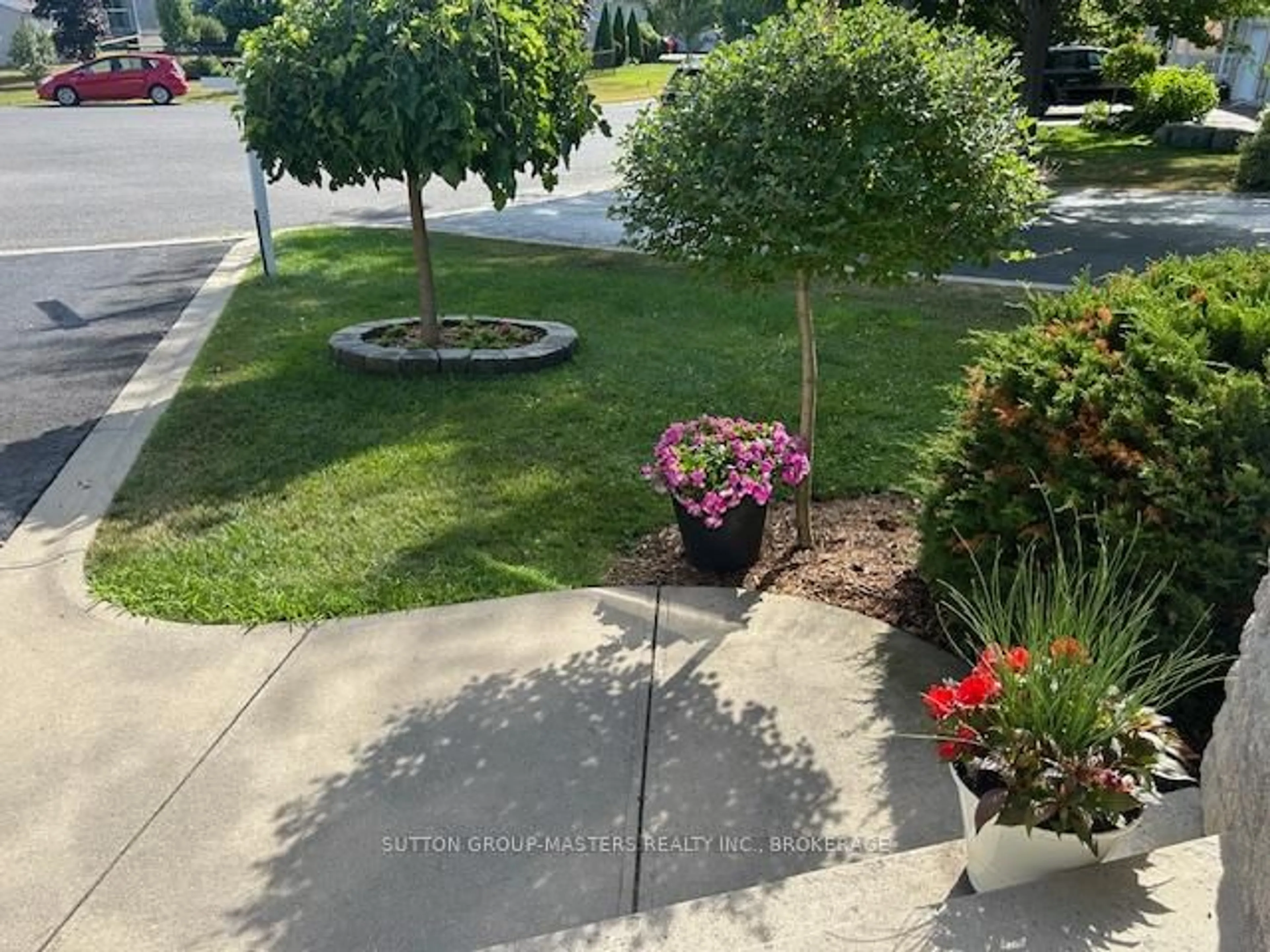 A pic from outside/outdoor area/front of a property/back of a property/a pic from drone, street for 132 Farmstead Crt, Kingston Ontario K7P 3H9