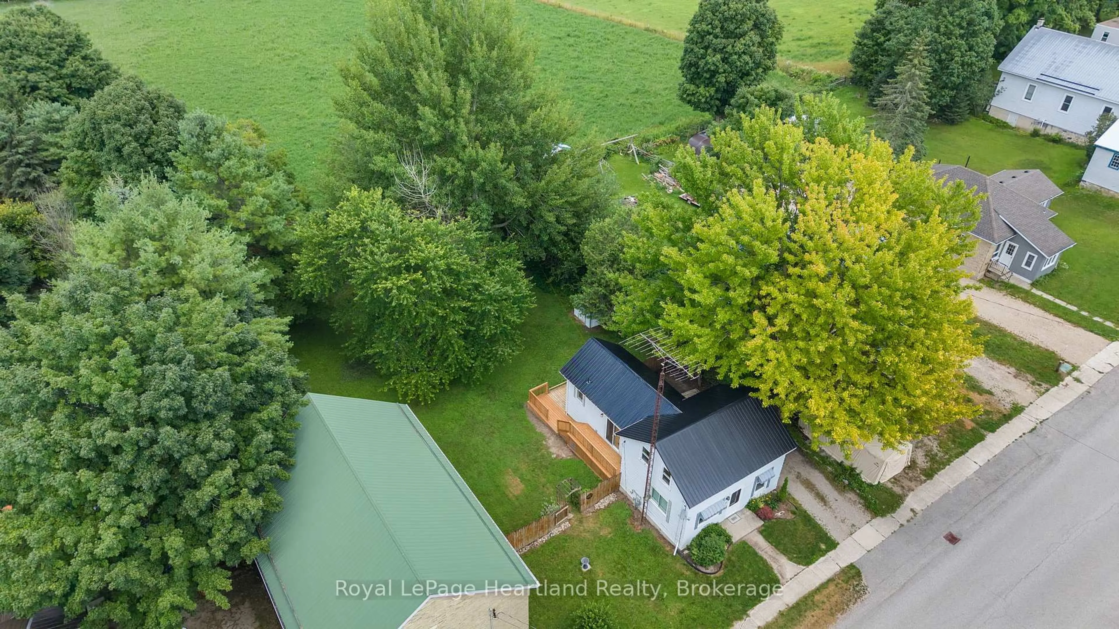 A pic from outside/outdoor area/front of a property/back of a property/a pic from drone, unknown for 12 Brandon St, Morris Turnberry Ontario N0G 1E0