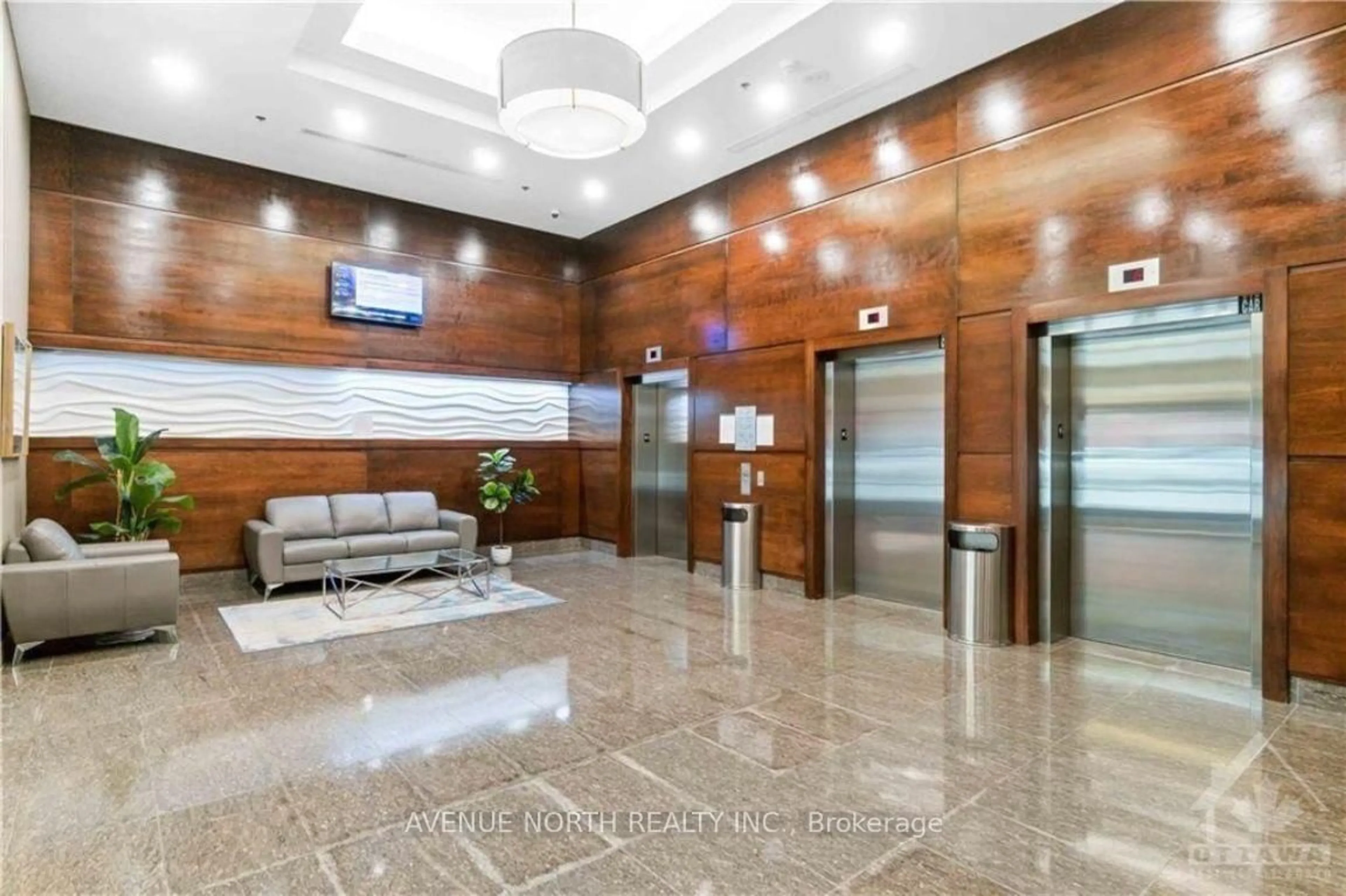 Lobby for 238 BESSERER St #511, Ottawa Ontario K1N 6B1