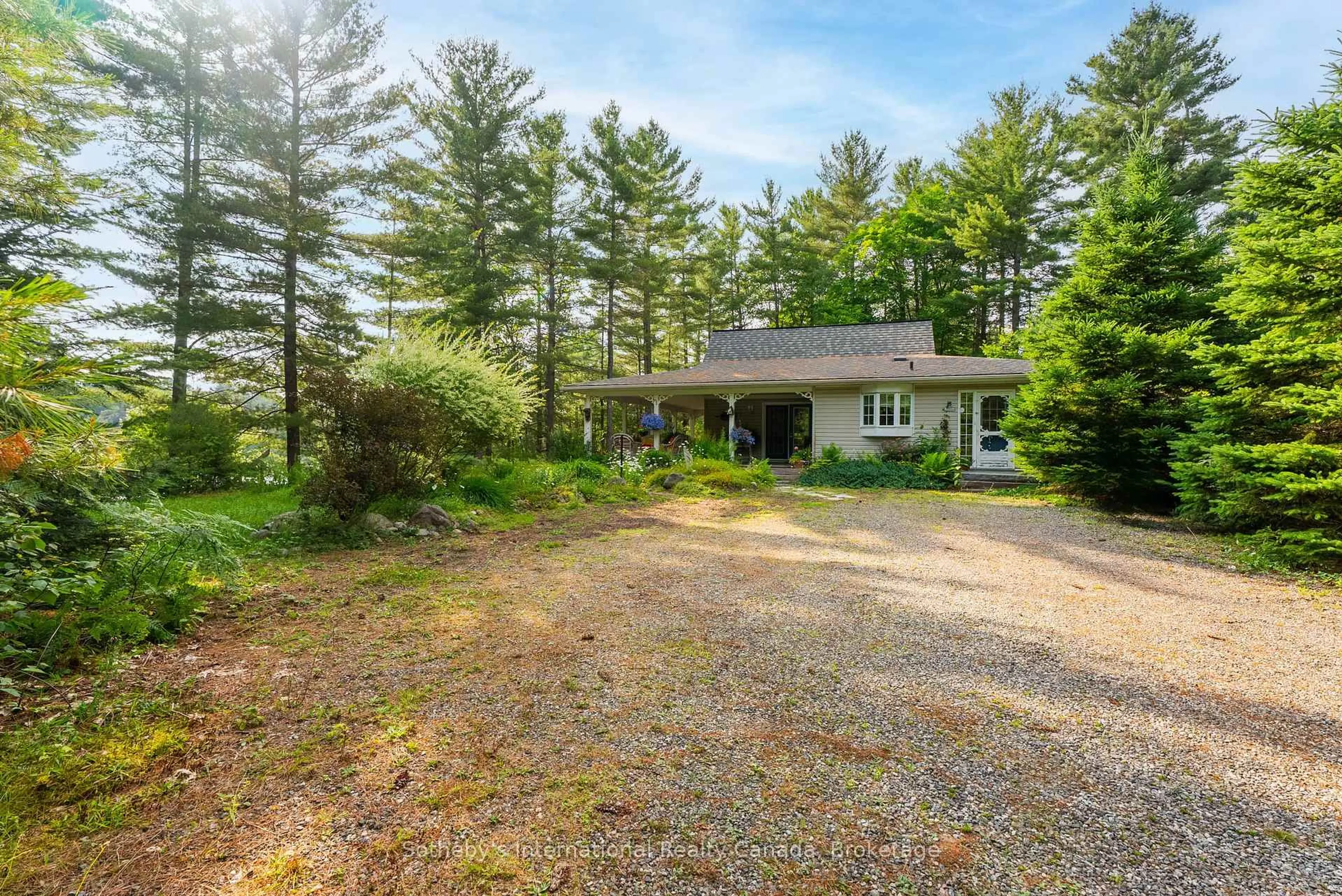 A pic from outside/outdoor area/front of a property/back of a property/a pic from drone, unknown for 176 Ripple & Palette Lake Rd, Huntsville Ontario P1H 2J4