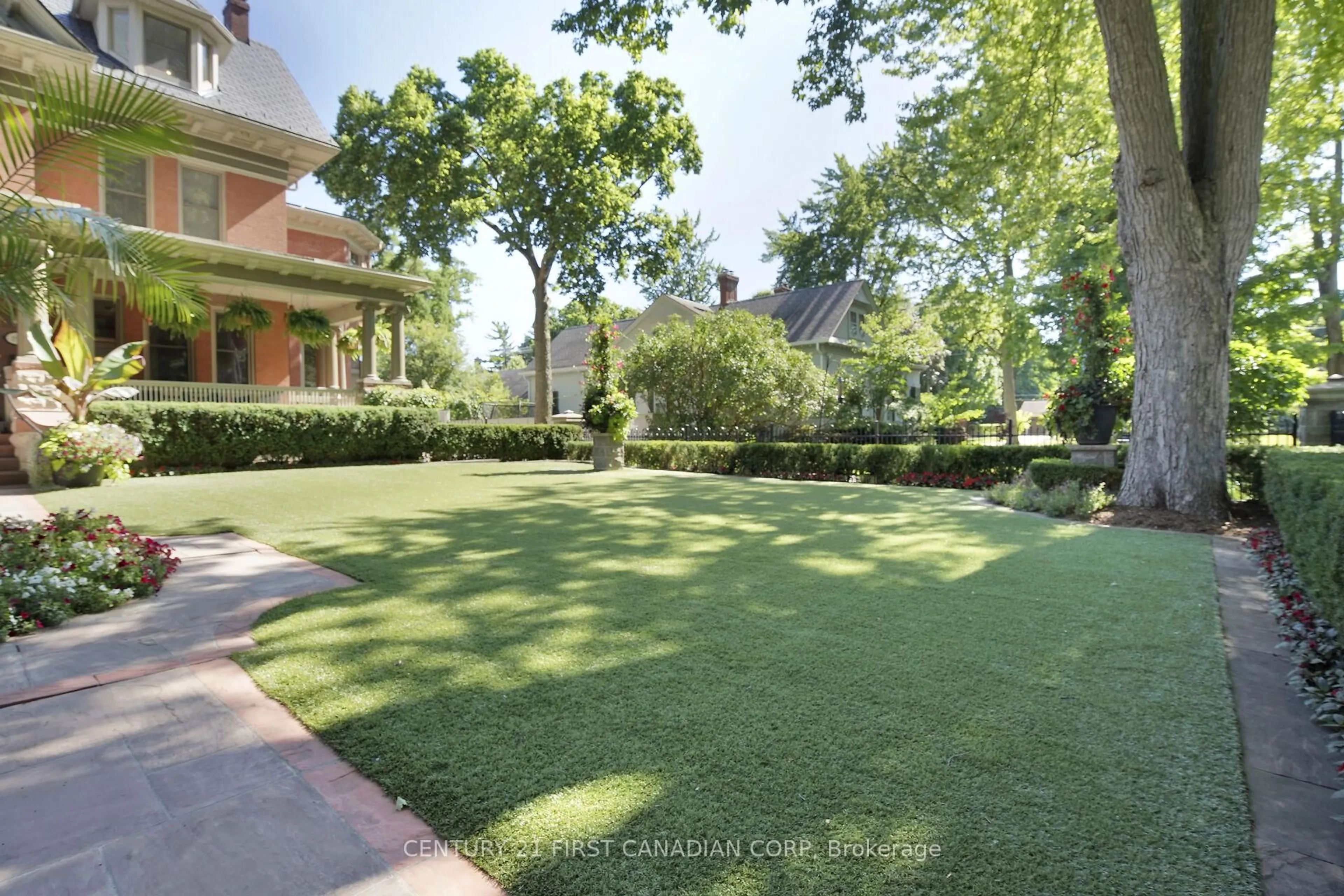 Patio, street for 191 Cheapside St, London East Ontario N6A 1Z9