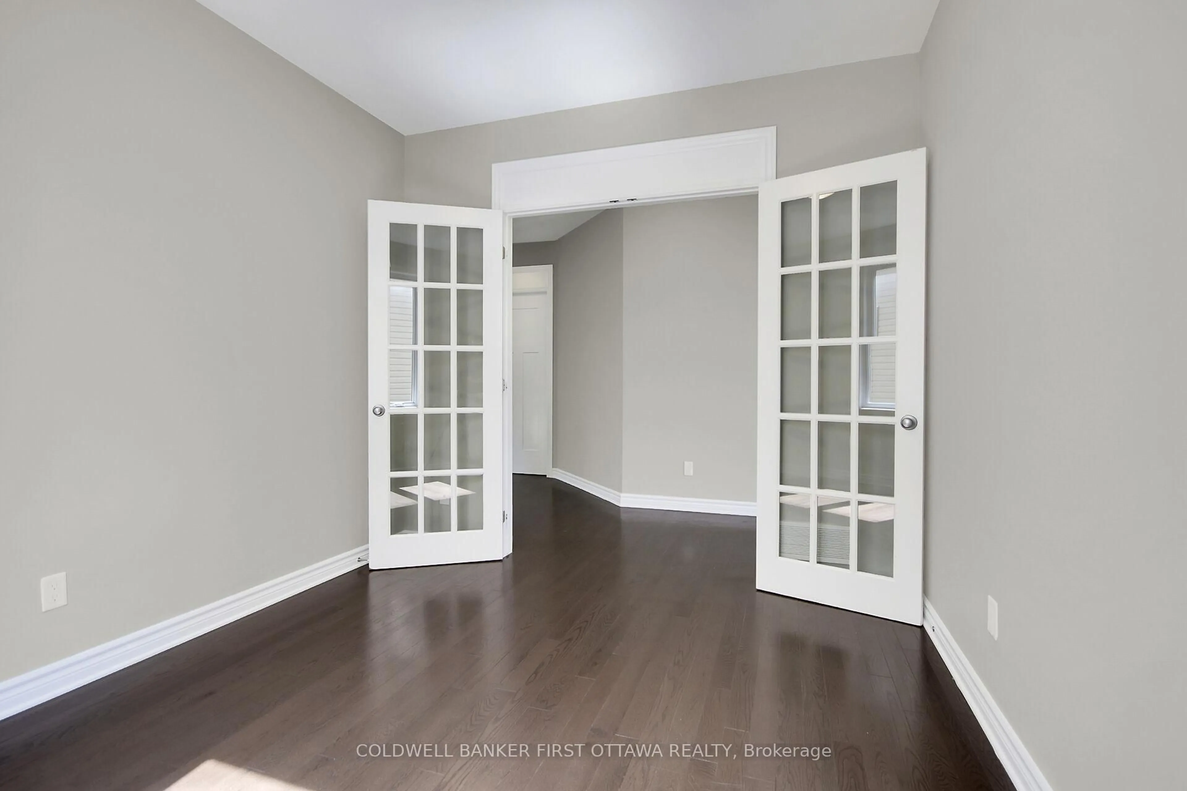 A pic of a room for 620 SORA Way, Ottawa Ontario K1T 0N7