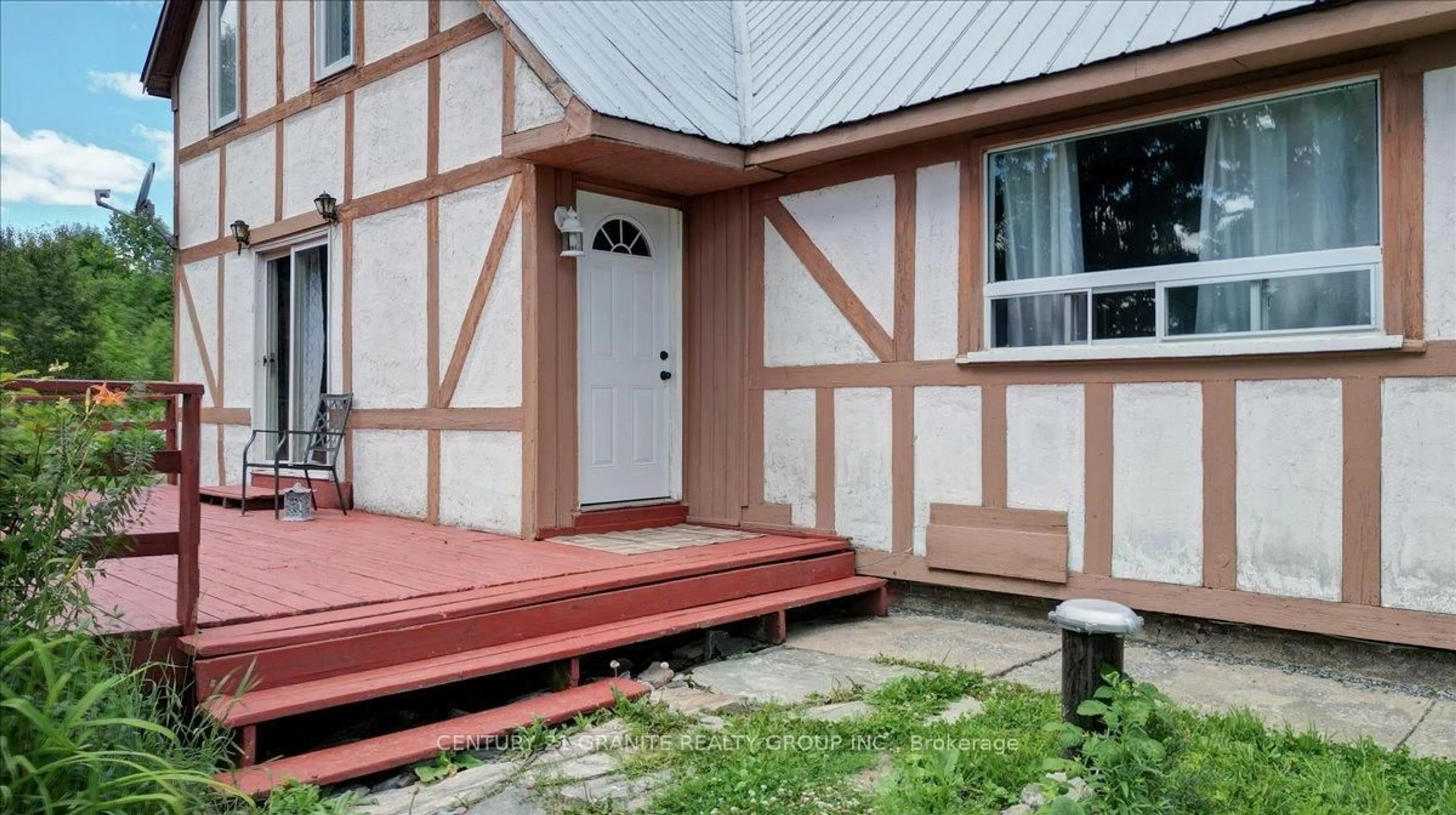 Patio, street for 710 Rose Island Rd, North Kawartha Ontario K0L 1P0